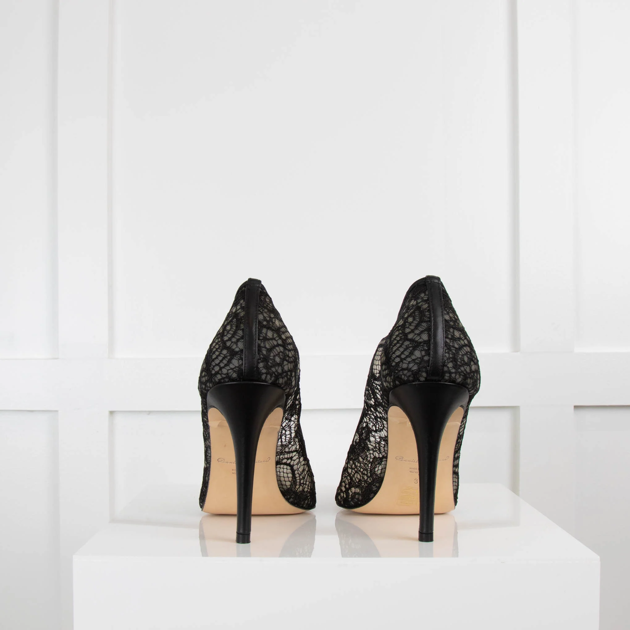 Daniele Ancarani Black Lace Court Shoe - Image 4