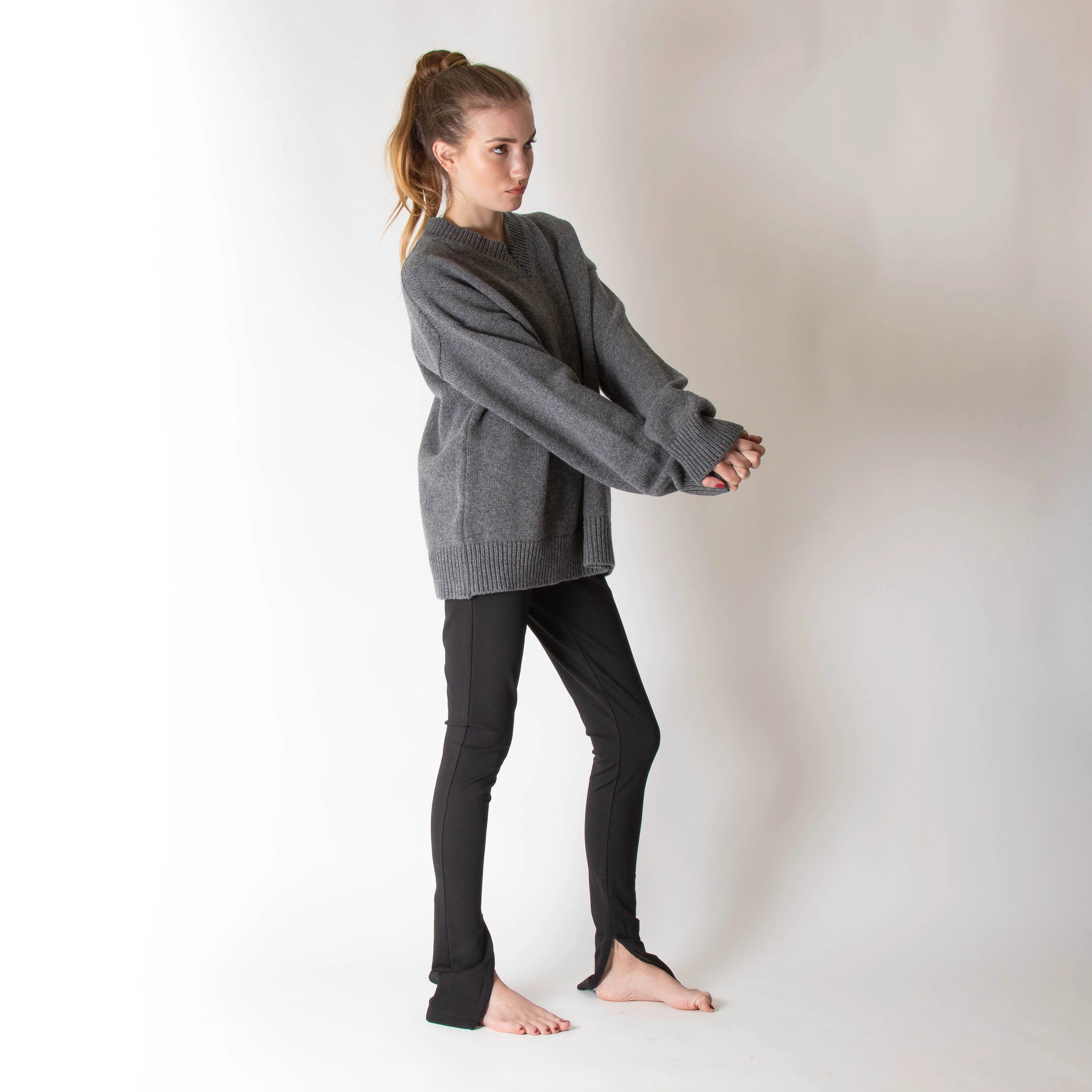 &DAUGHTER Balla Geelong Slouch V-Neck In Derby Grey - Image 3