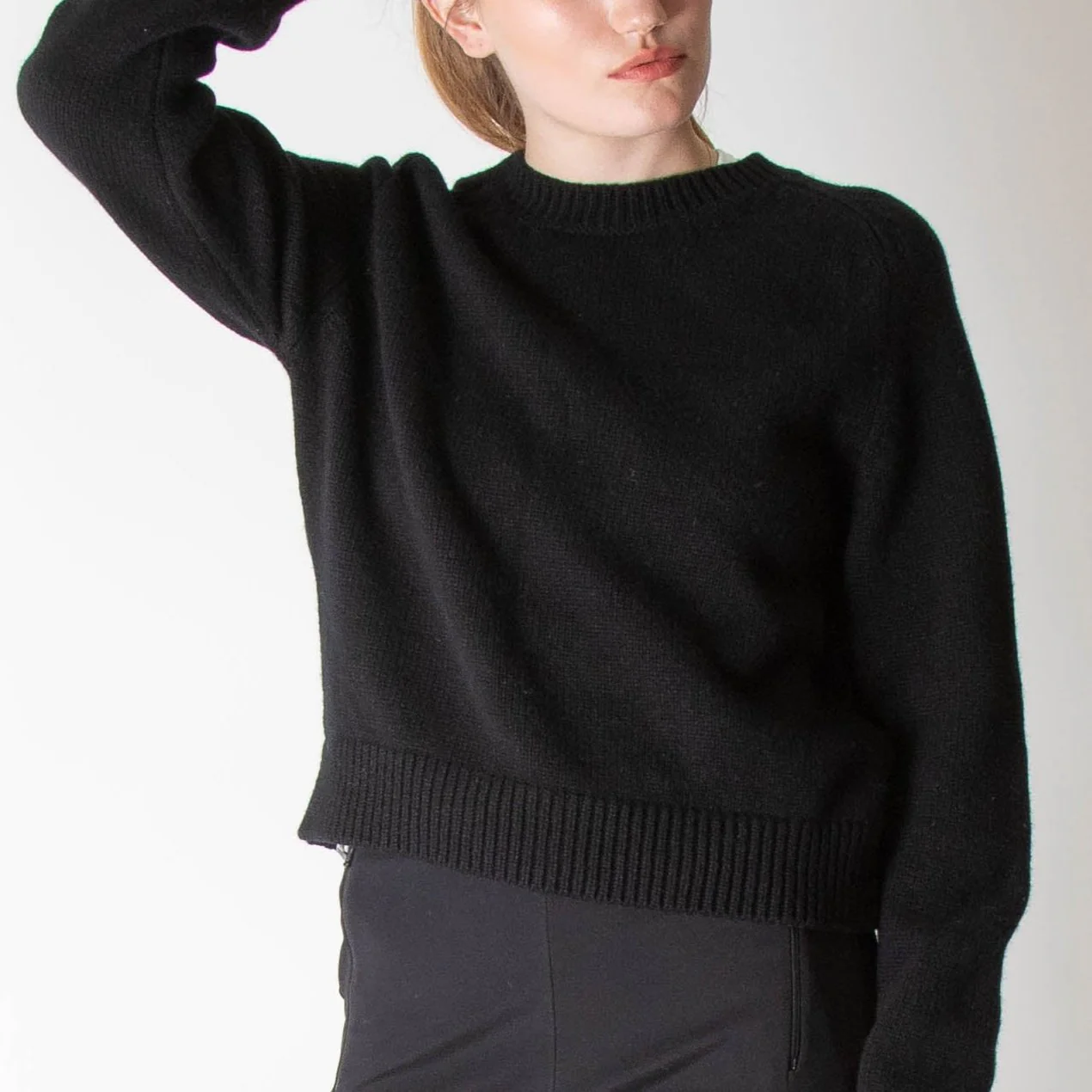 &DAUGHTER Rosh Geelong Crewneck In Black - Image 2