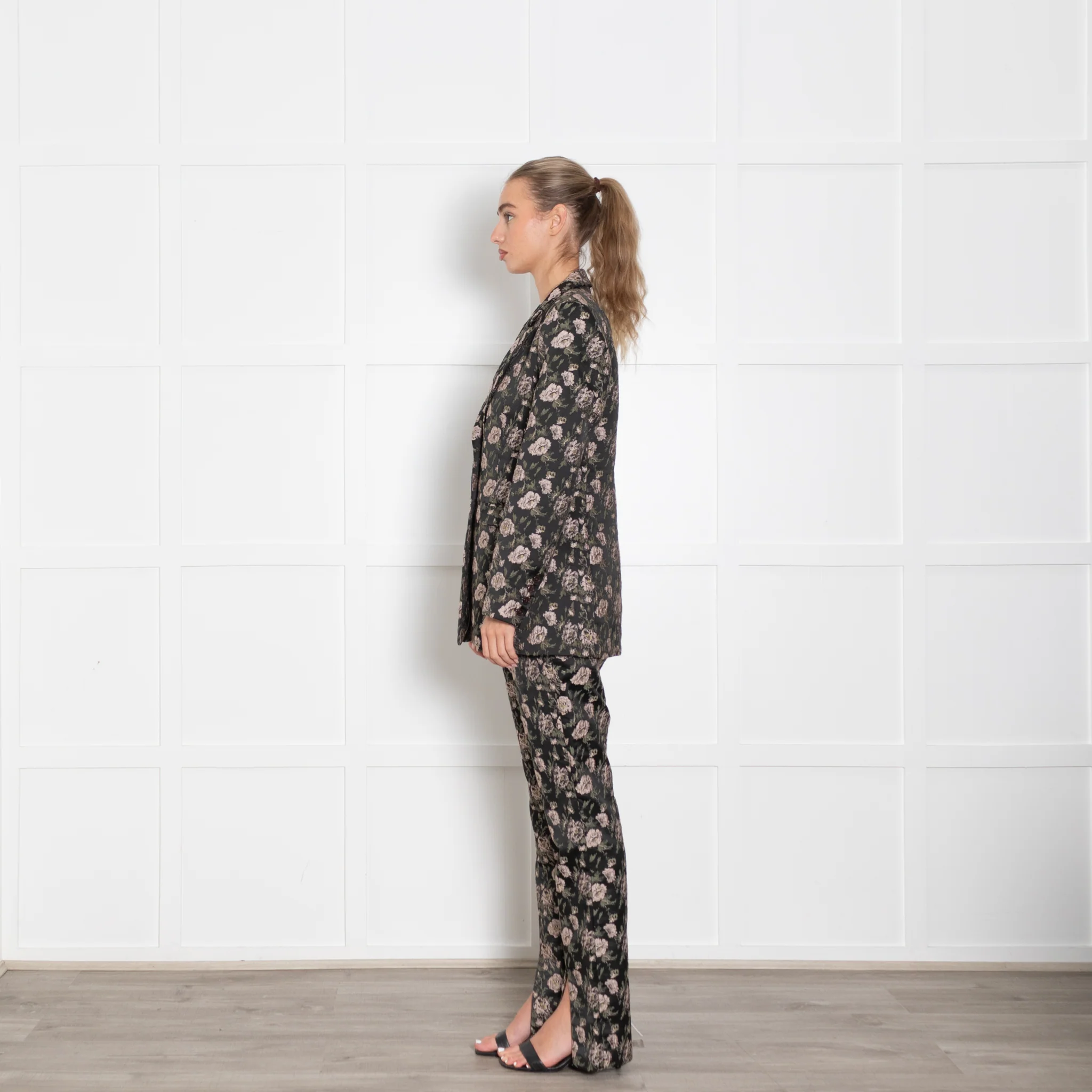 Dea Kudibal Floral Textured Straight Fit Suit with Split Cuff Trousers - Image 5