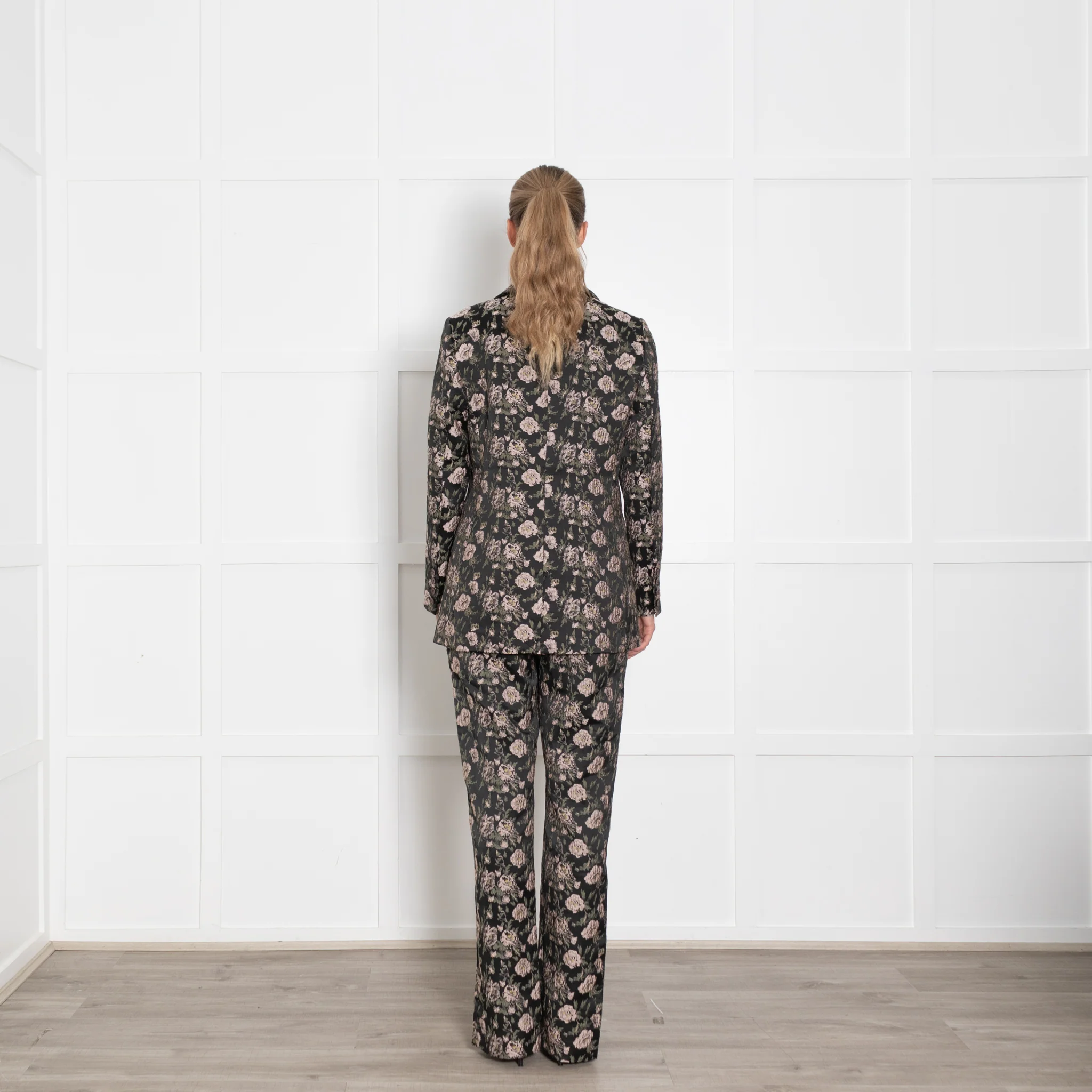 Dea Kudibal Floral Textured Straight Fit Suit with Split Cuff Trousers - Image 6