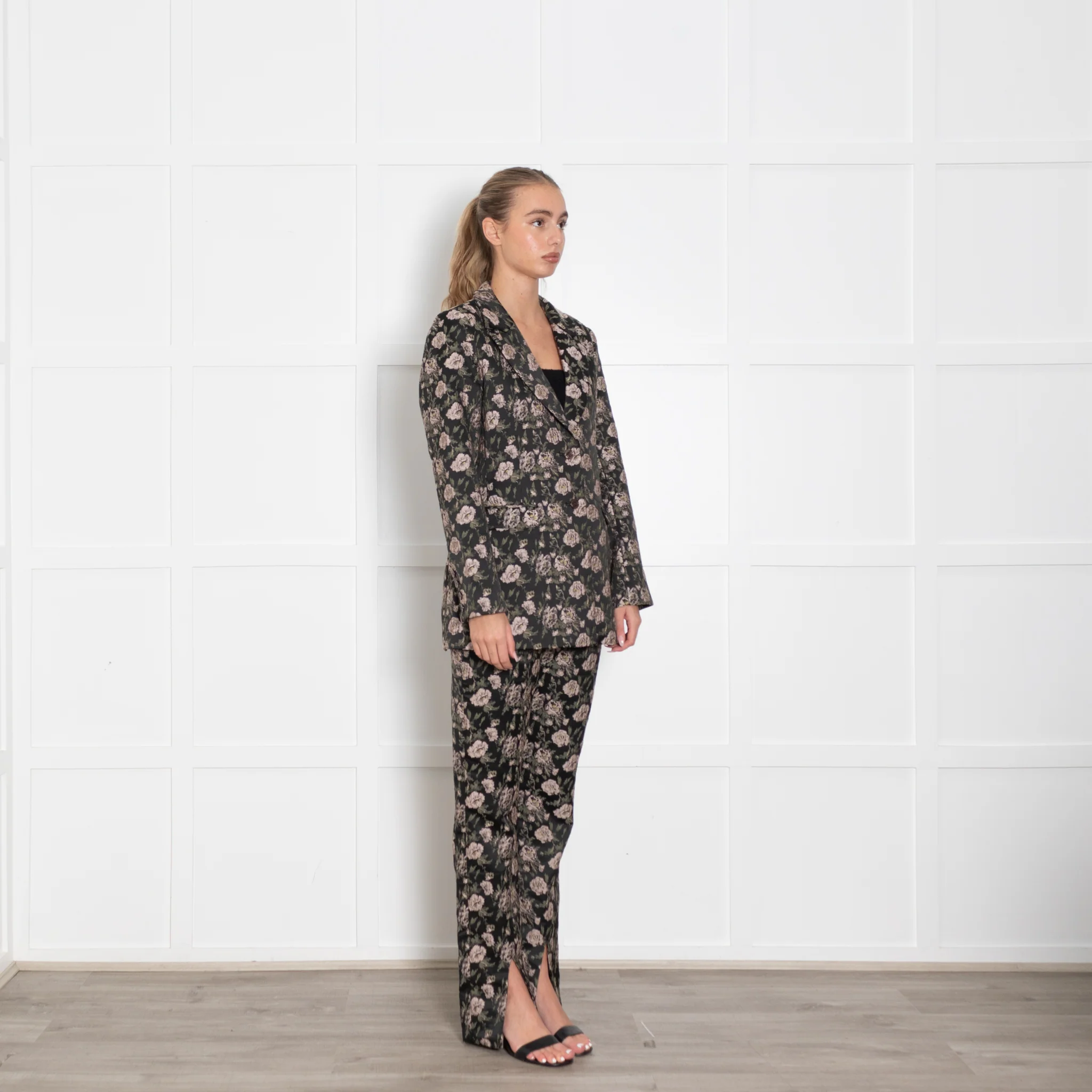 Dea Kudibal Floral Textured Straight Fit Suit with Split Cuff Trousers - Image 8