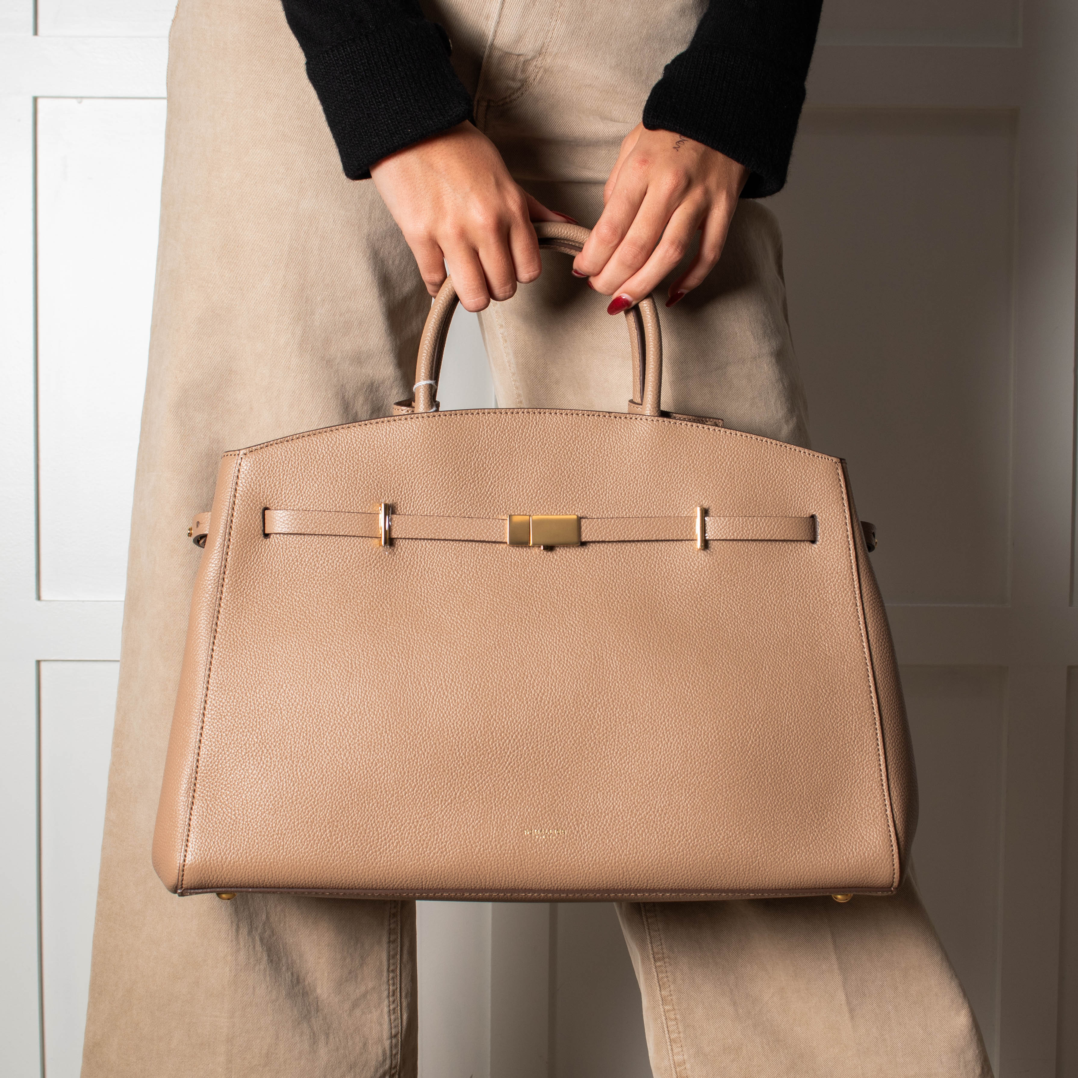 DeMellier Hudson Dark Sand Leather Tote - Image 4