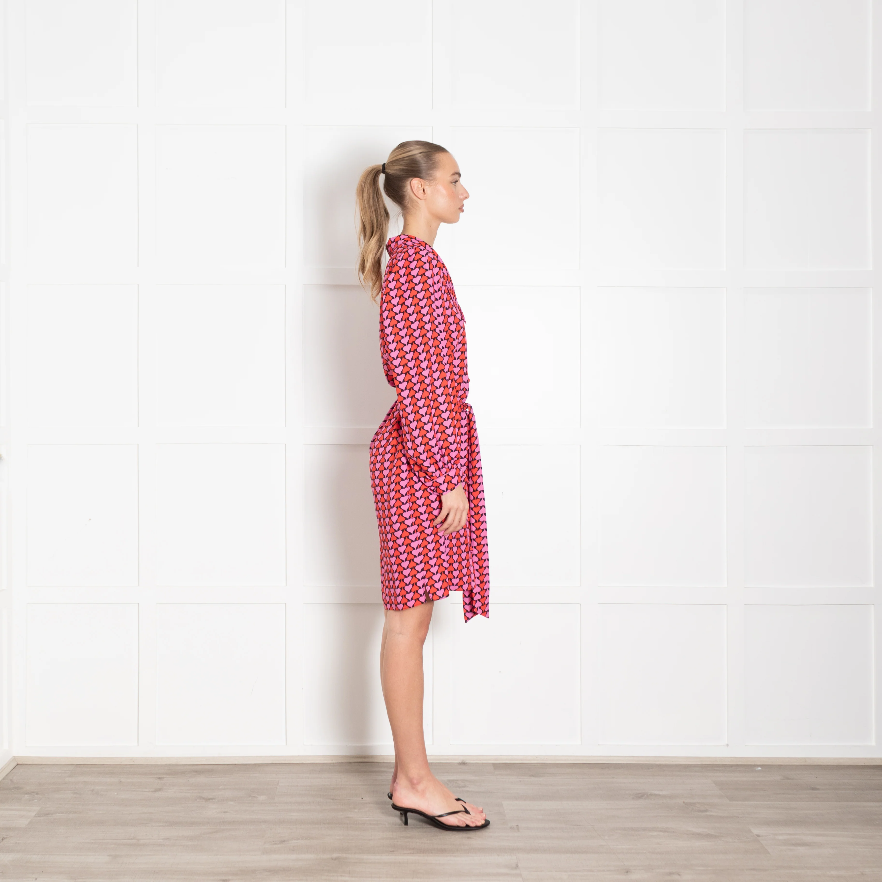 Diane Von Furstenberg Black Pink Red Heart Print Belted Dress - Image 6