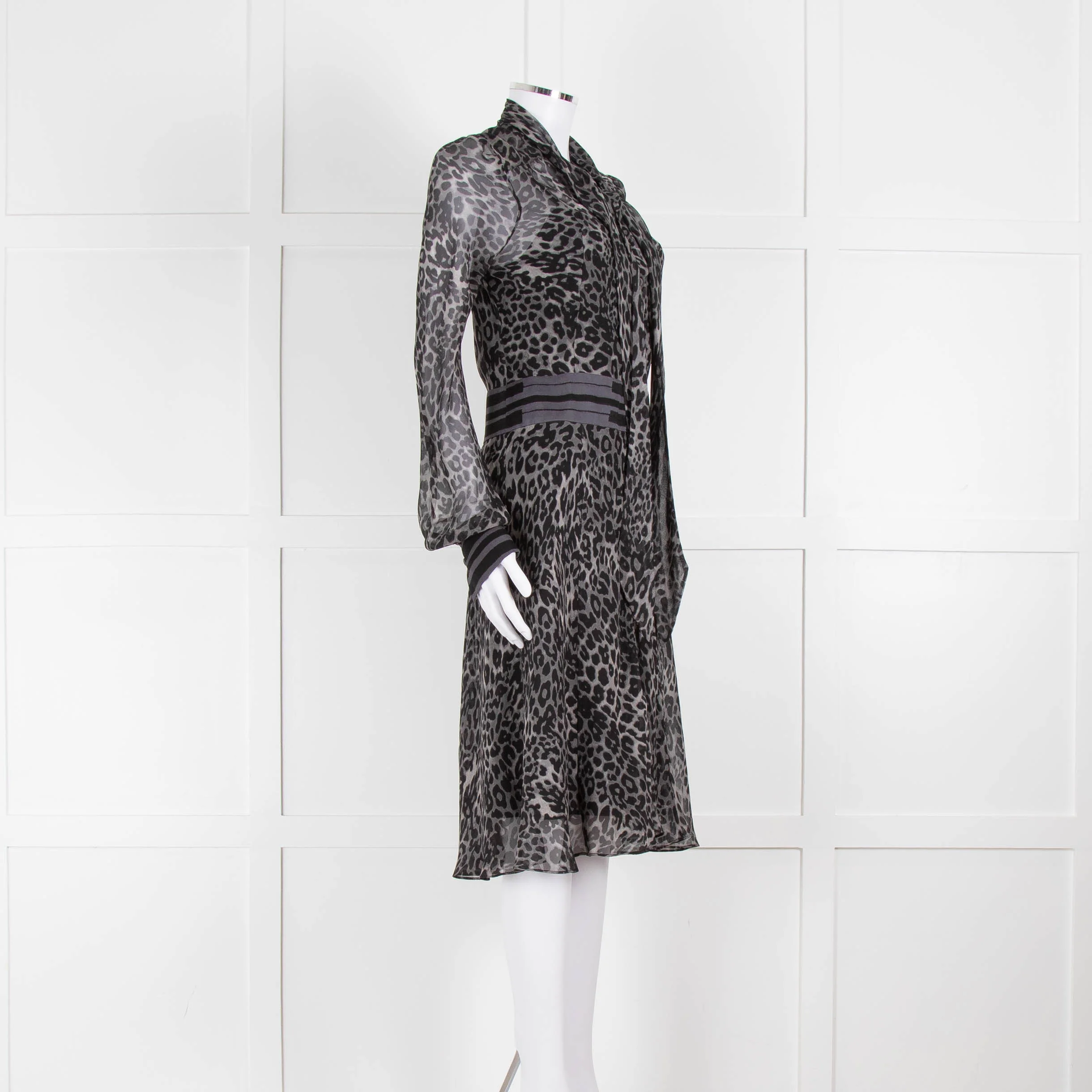 Diane Von Furstenberg Grey Animal Print Silk Long Sleeve Dress With Slip - Image 2