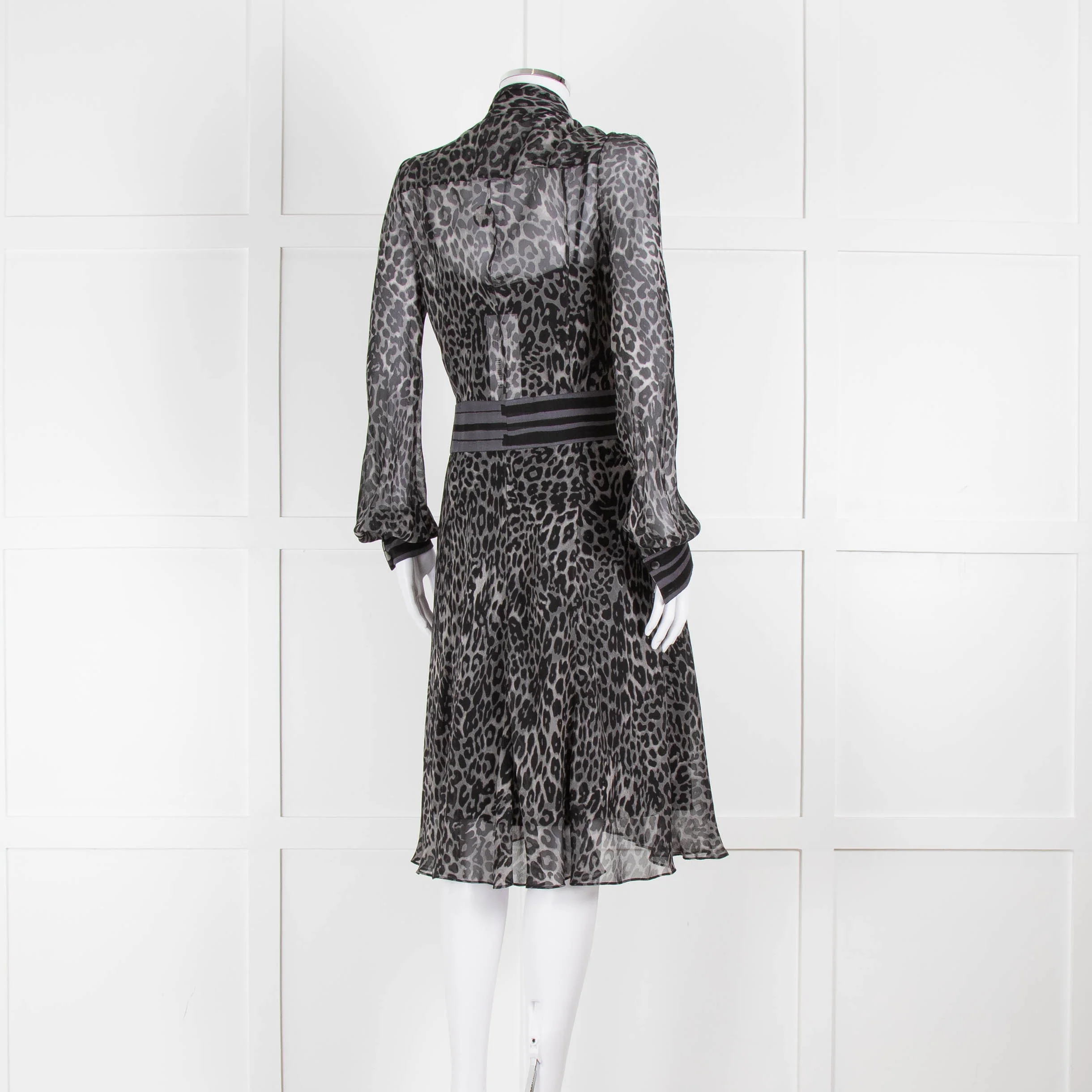Diane Von Furstenberg Grey Animal Print Silk Long Sleeve Dress With Slip - Image 4