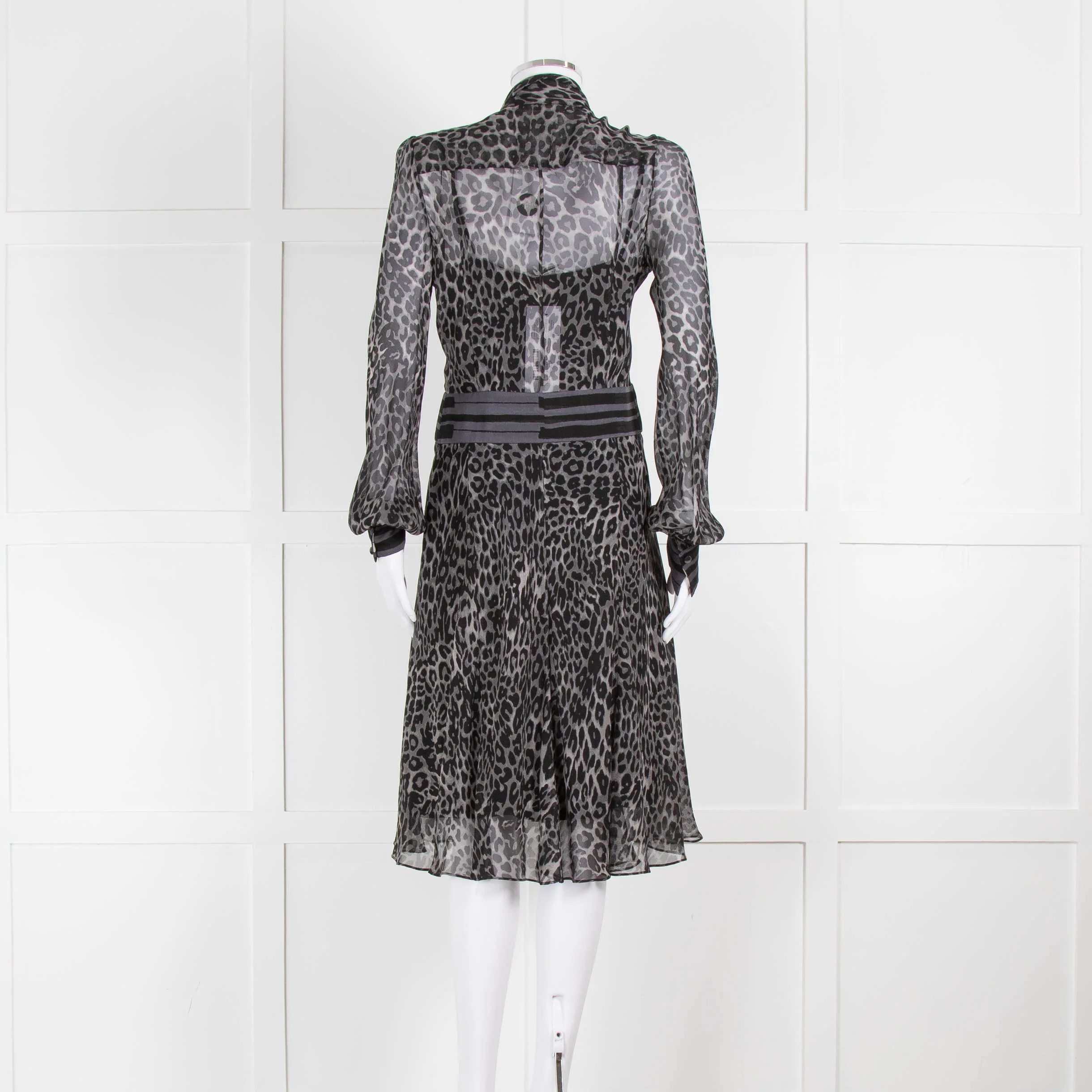Diane Von Furstenberg Grey Animal Print Silk Long Sleeve Dress With Slip - Image 5