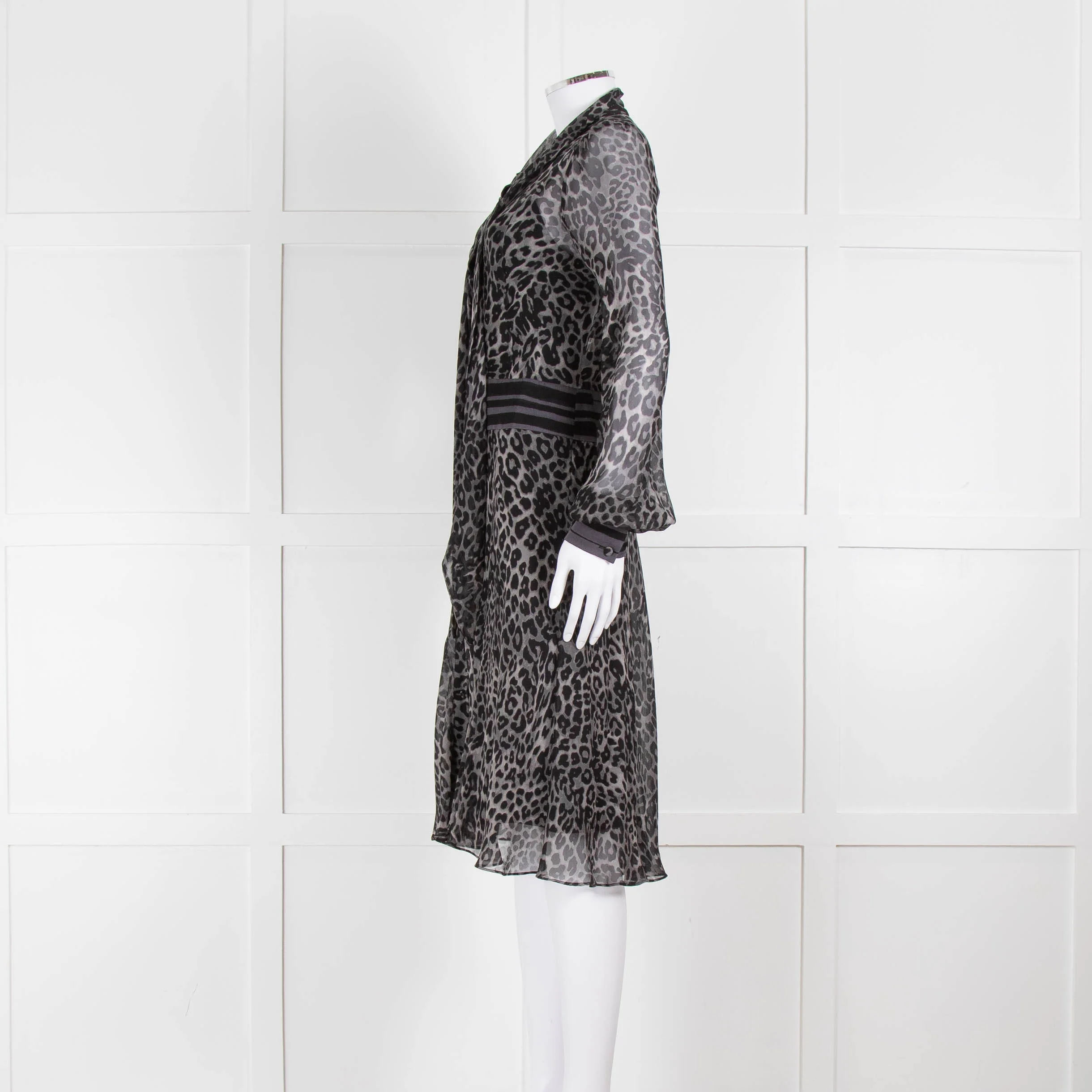 Diane Von Furstenberg Grey Animal Print Silk Long Sleeve Dress With Slip - Image 7