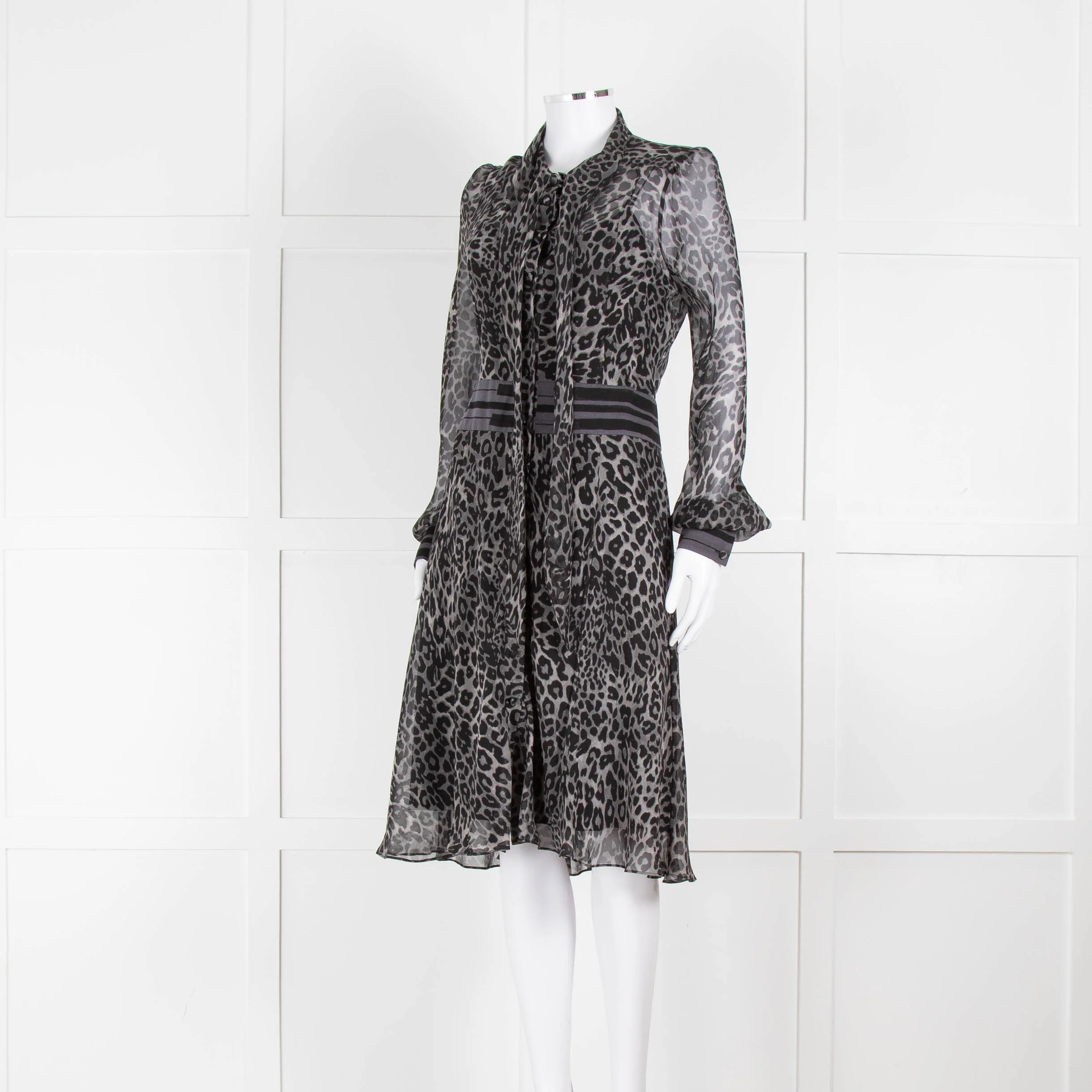 Diane Von Furstenberg Grey Animal Print Silk Long Sleeve Dress With Slip - Image 8