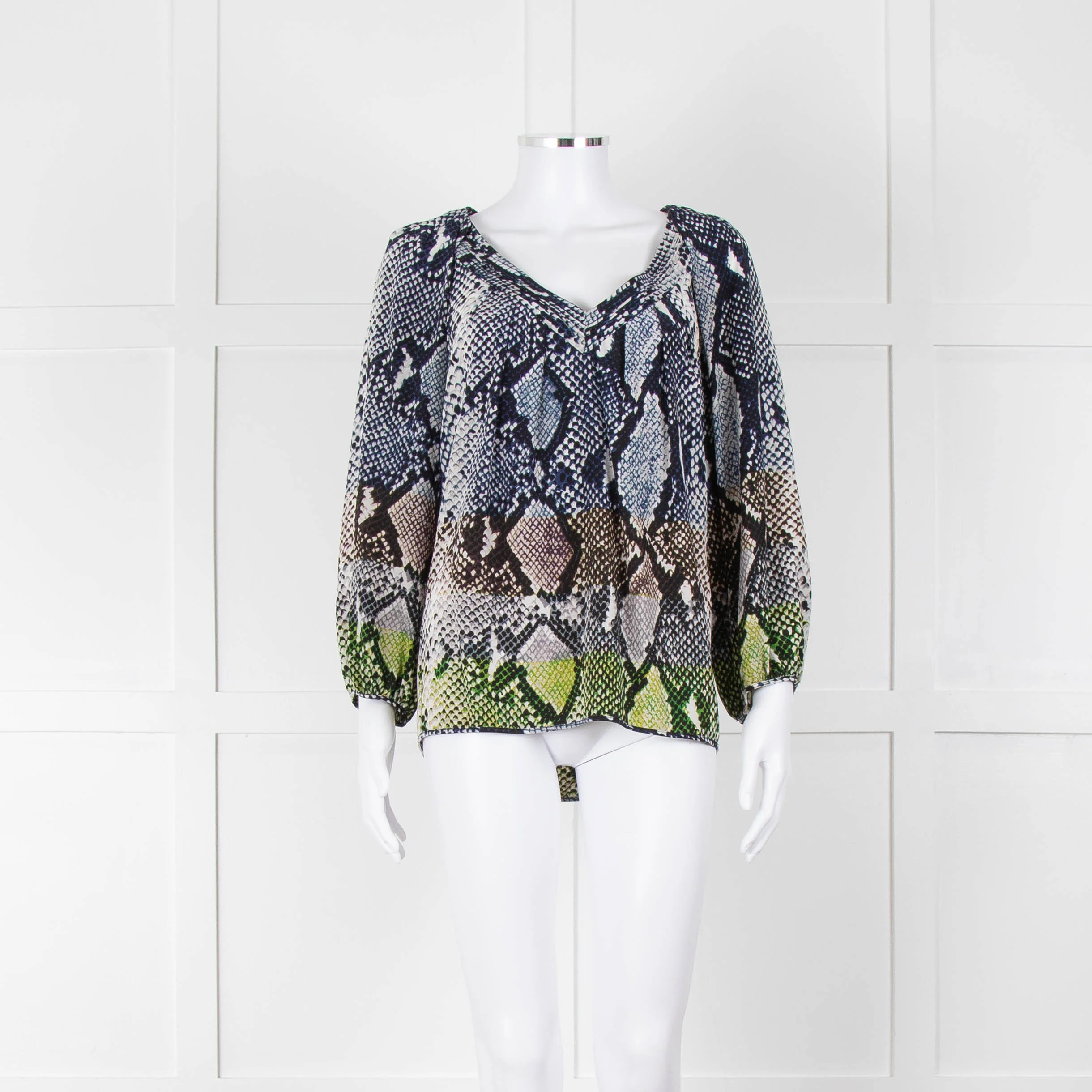 Diane Von Furstenberg Navy White Snake Print V-Neck Top