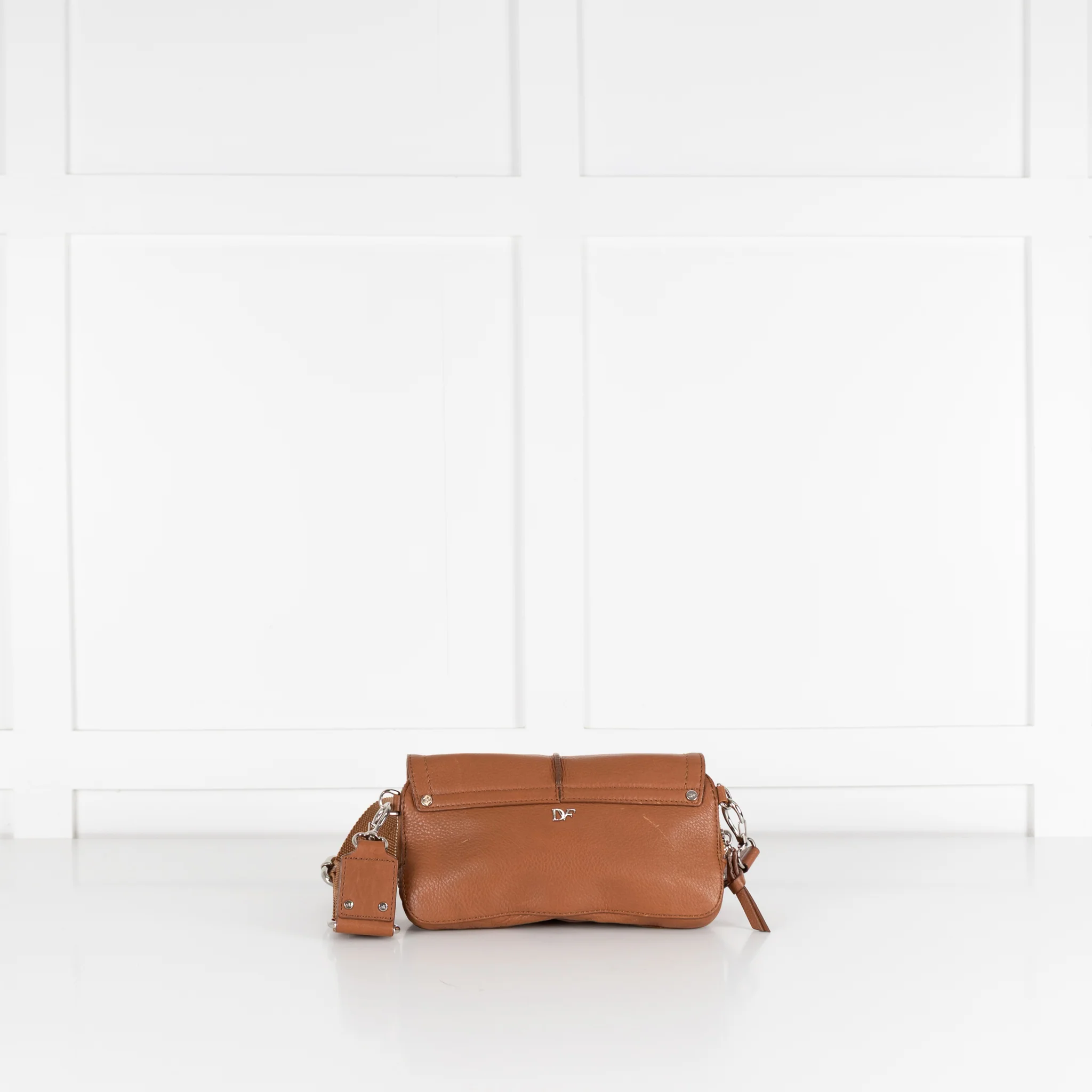 Diane Von Furstenberg Tan Shoulder Bag - Image 3