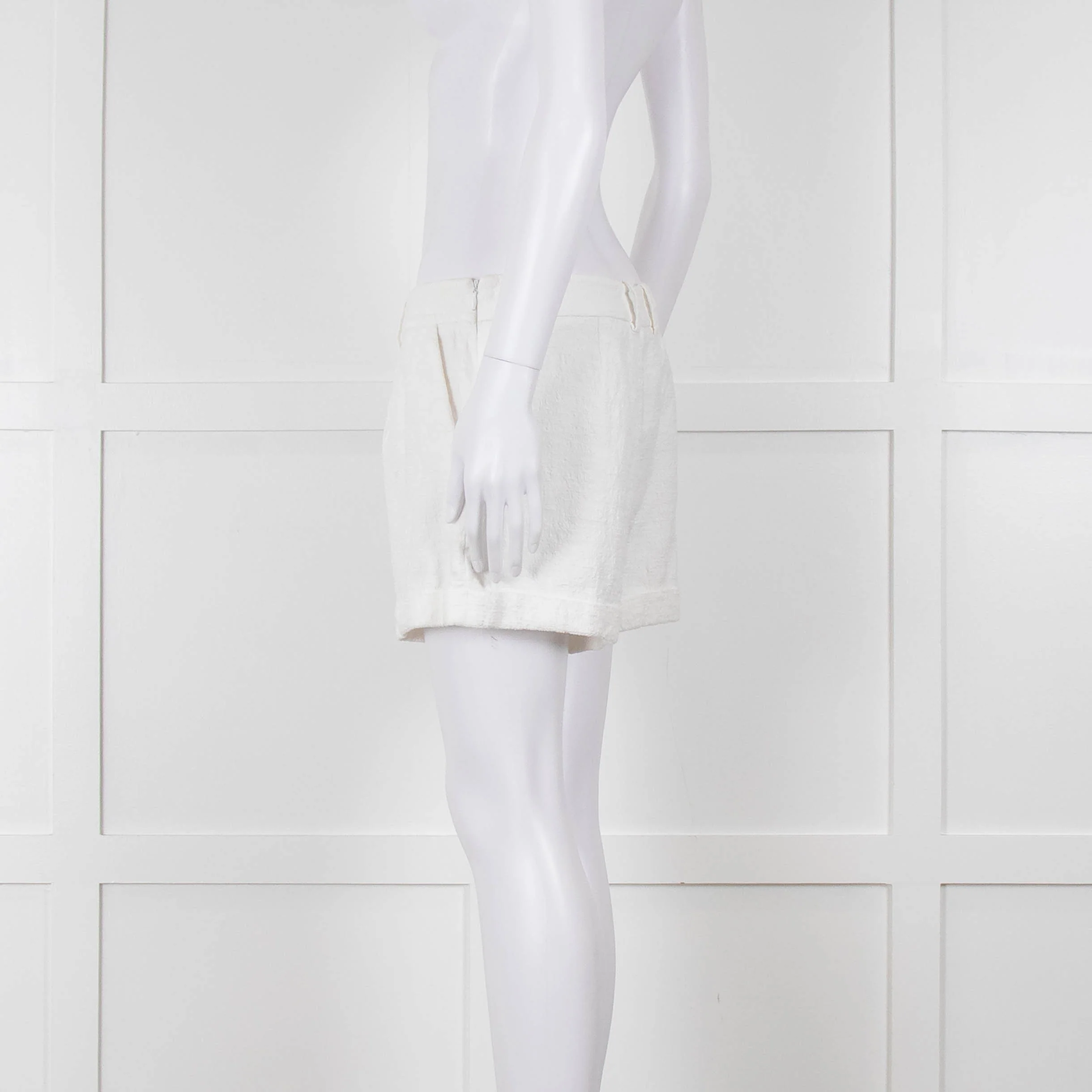Diane Von Furstenberg Textured White Low Rise Shorts - Image 6