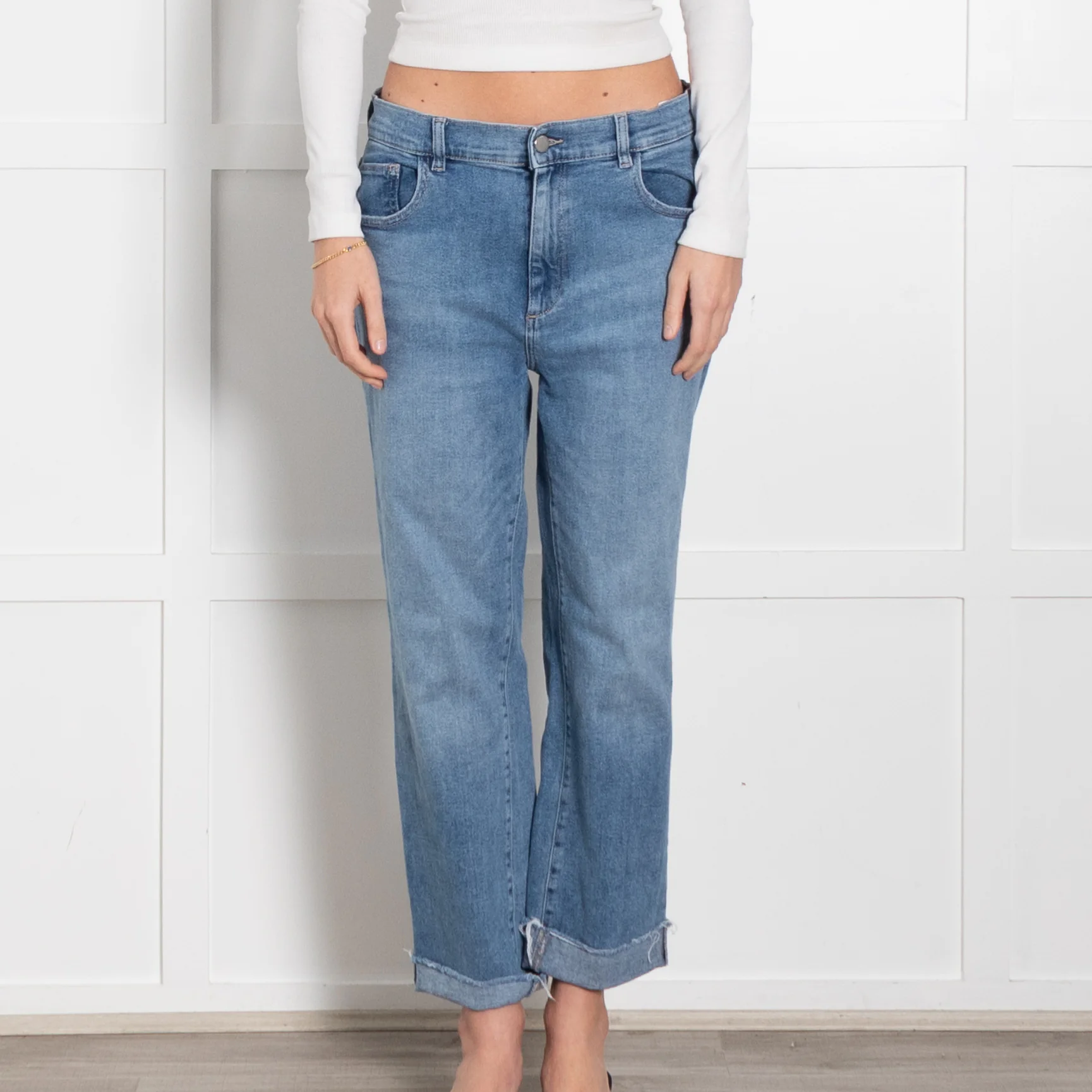 DL1961 Pale Denim Patti Jeans Freyed Hem - Image 2