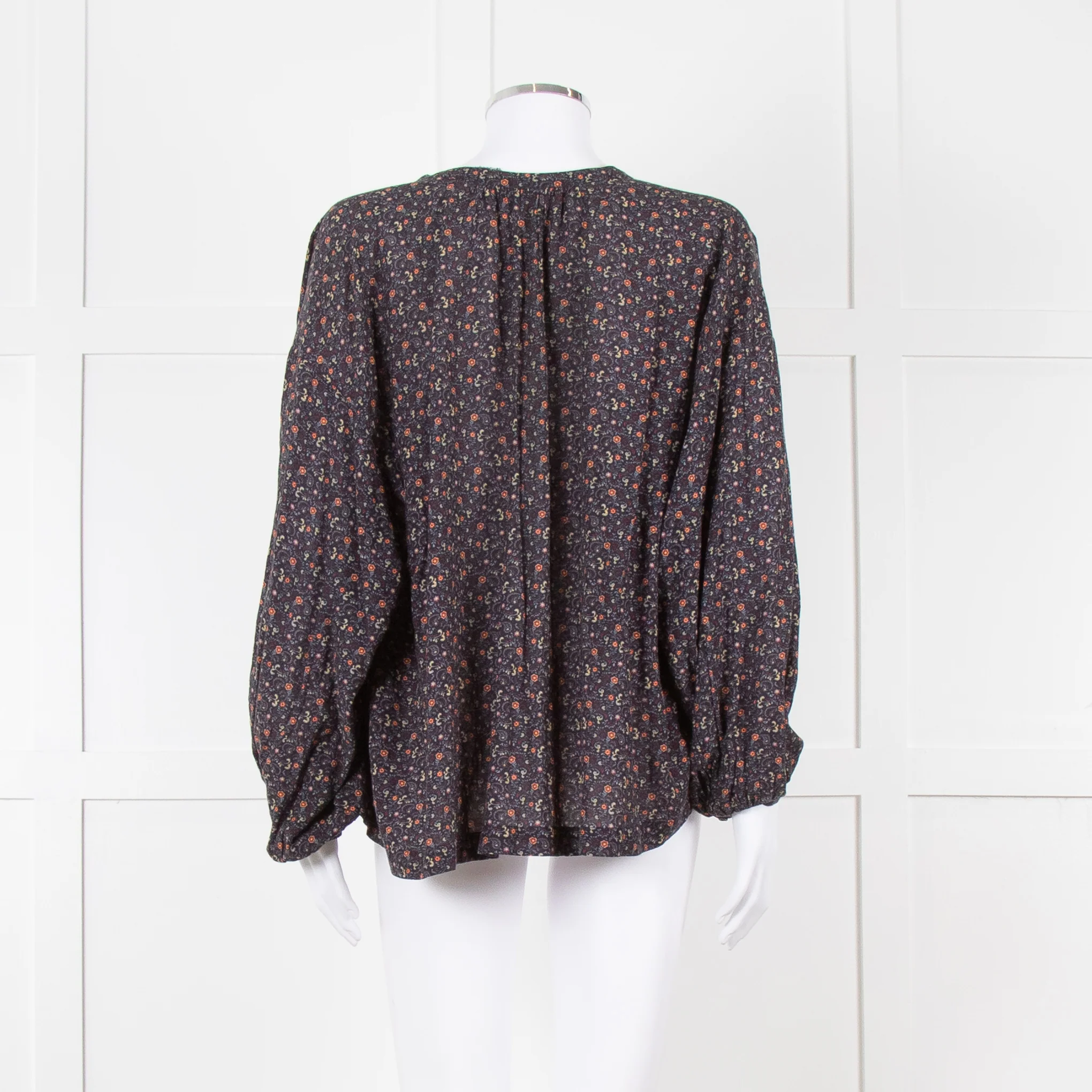 Doen Dark Floral Voluminous Blouse - Image 5