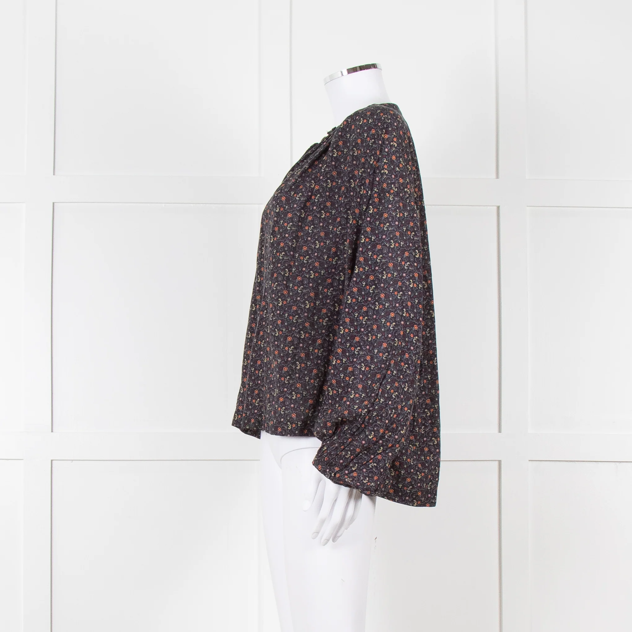 Doen Dark Floral Voluminous Blouse - Image 7