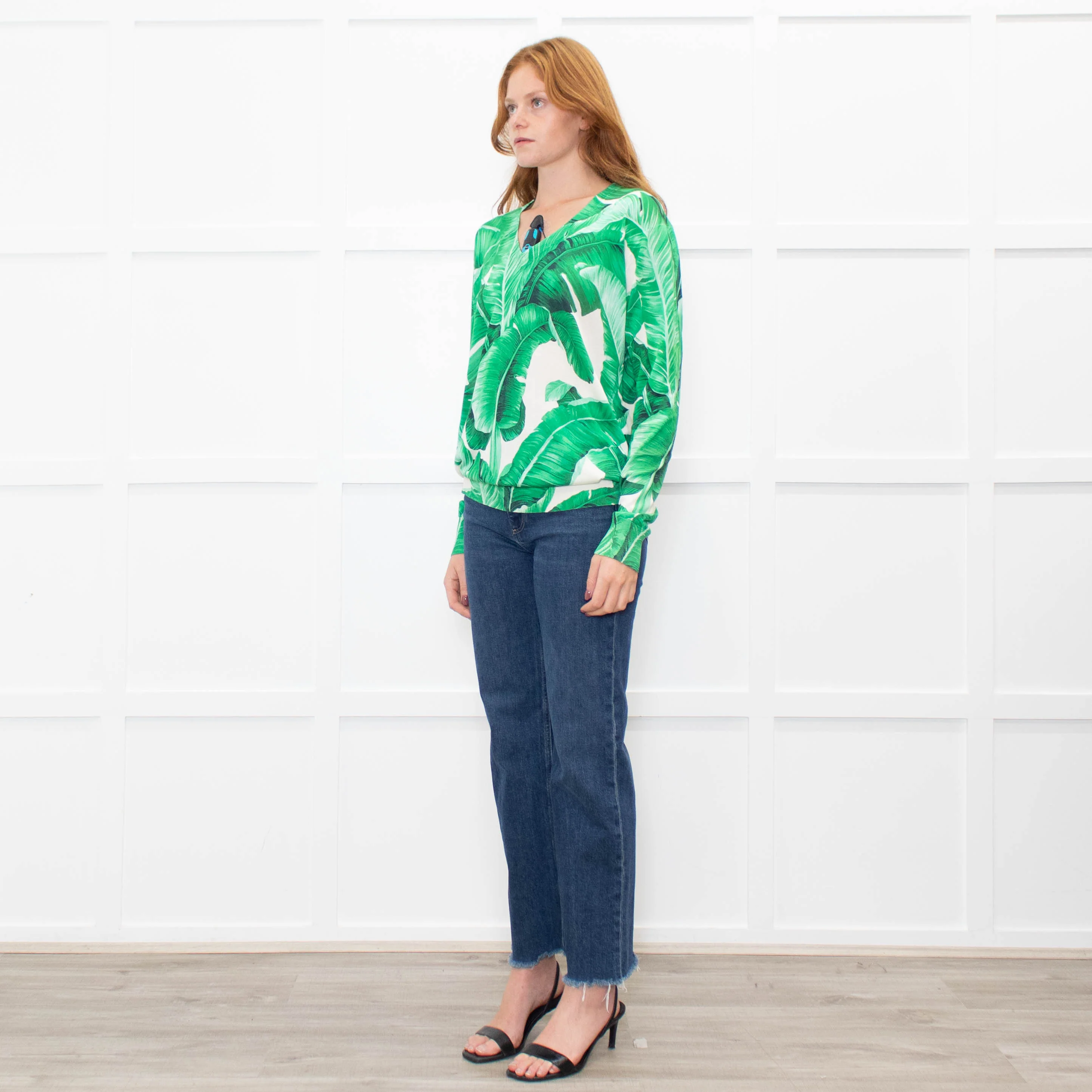 Dolce & Gabbana Cream Green Palm Leaf Print V-Neck Fine Knit Sweater - Image 3