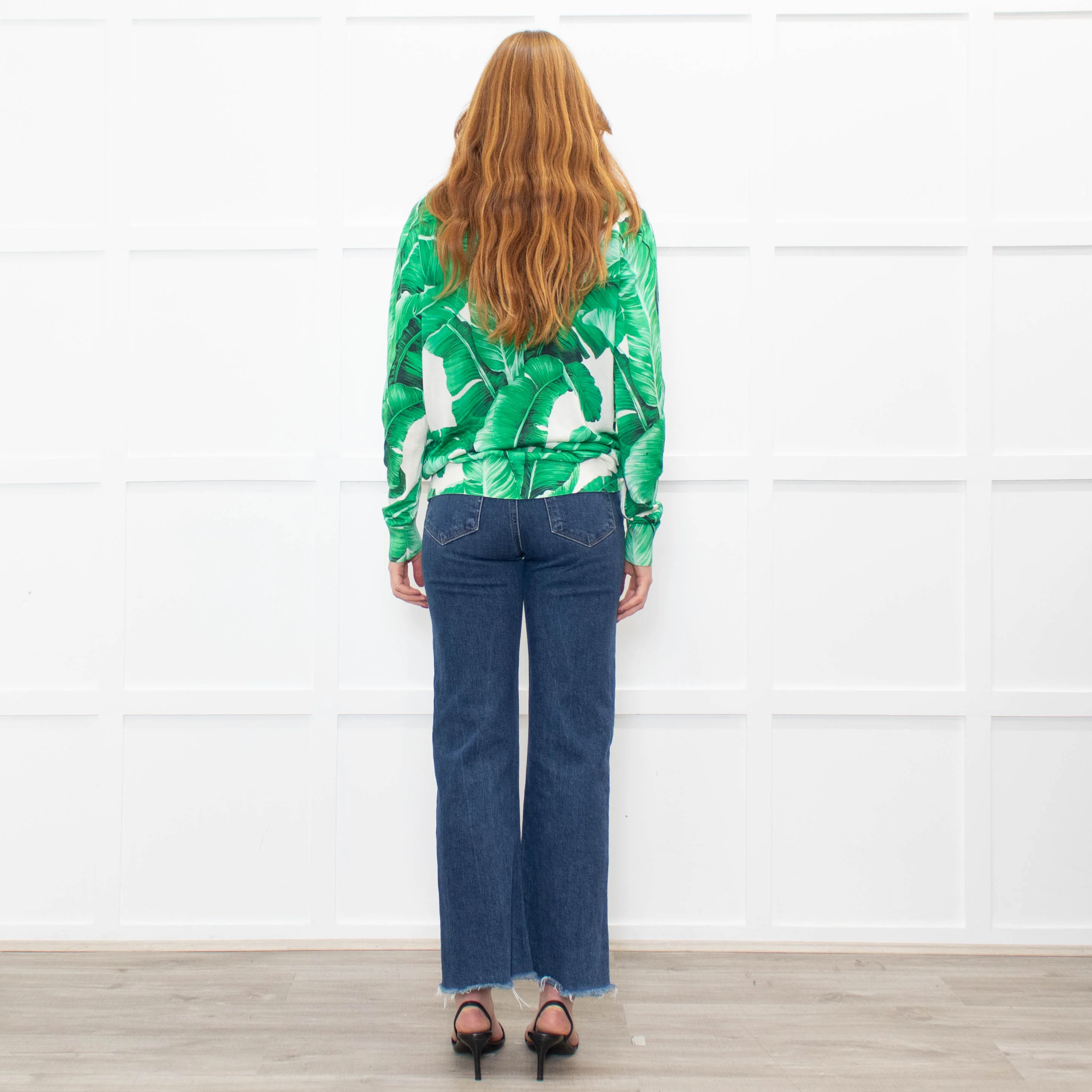 Dolce & Gabbana Cream Green Palm Leaf Print V-Neck Fine Knit Sweater - Image 5