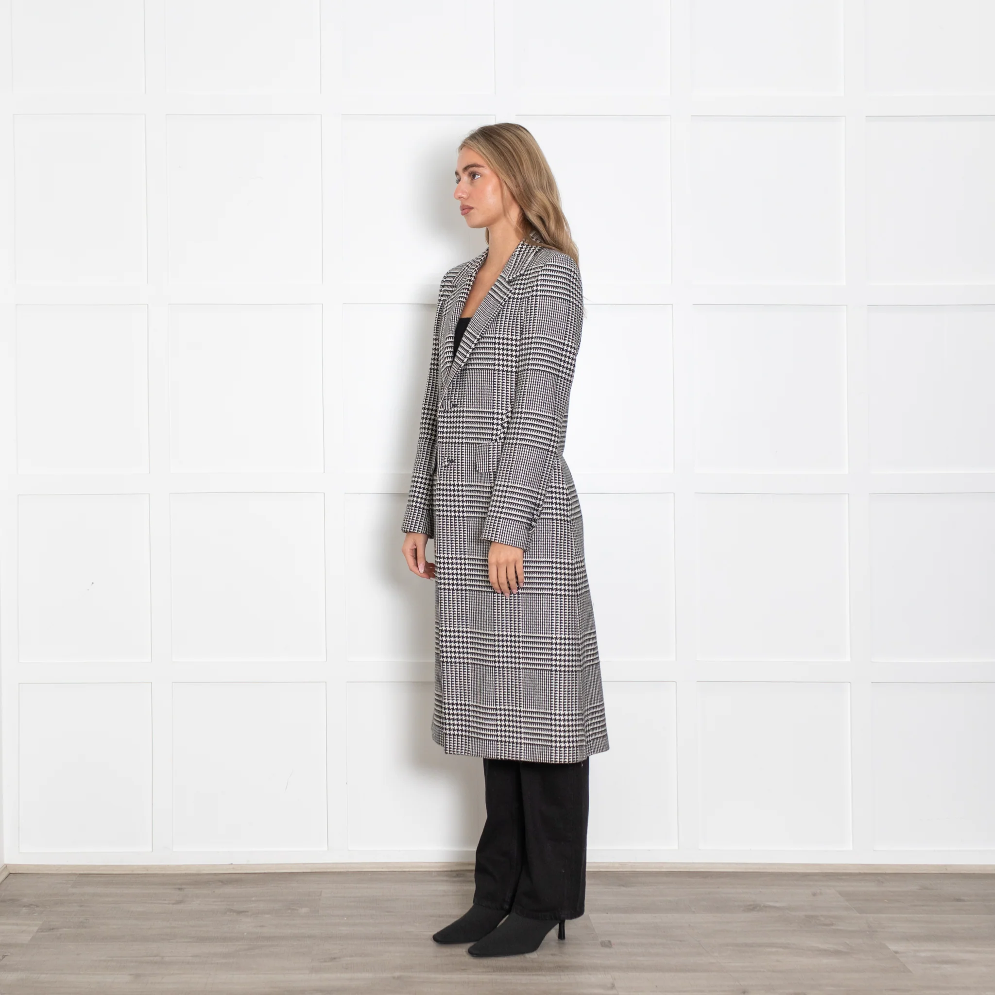 Each Other Black and White Houndstooth Wool Coat with Back Motif - Image 3