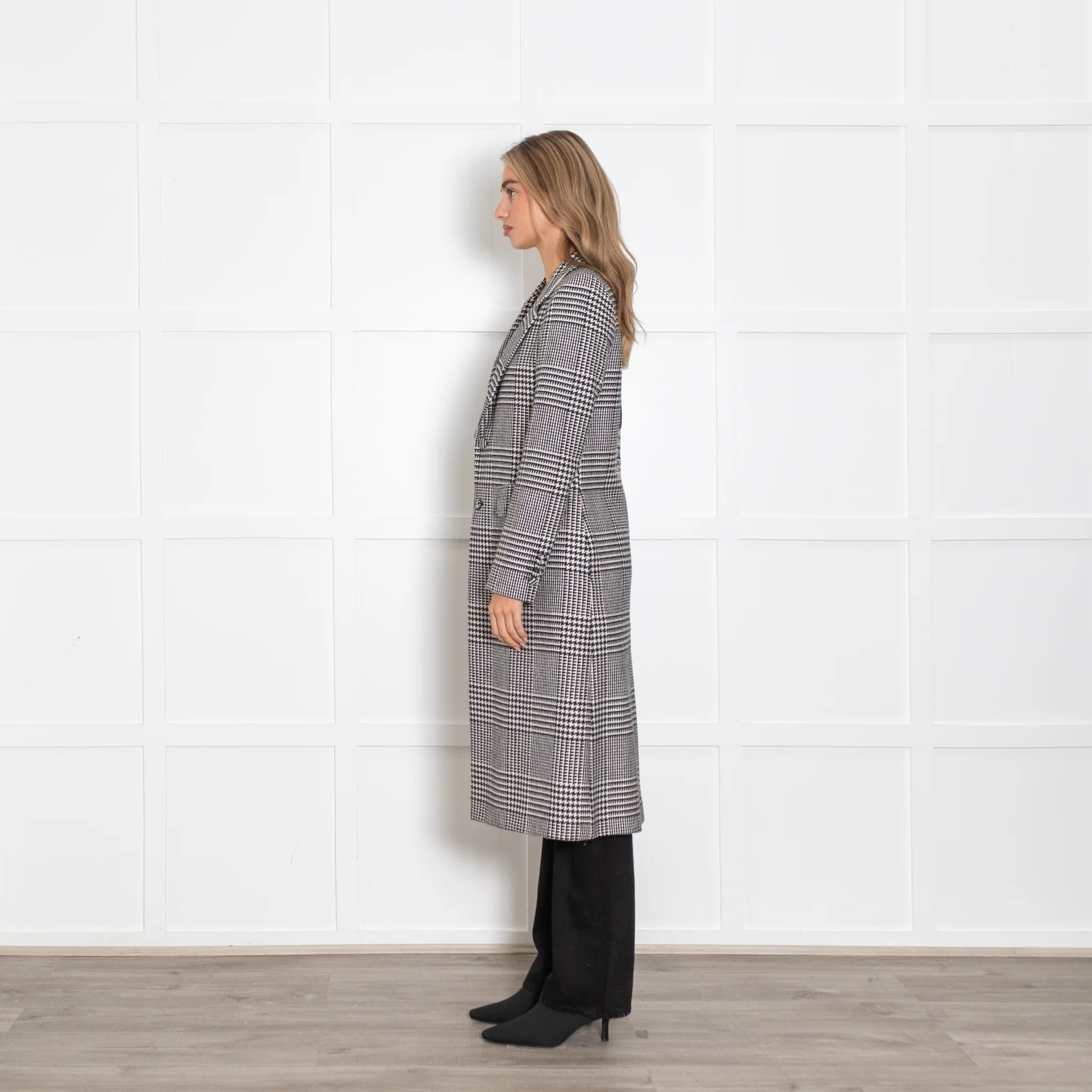 Each Other Black and White Houndstooth Wool Coat with Back Motif - Image 4