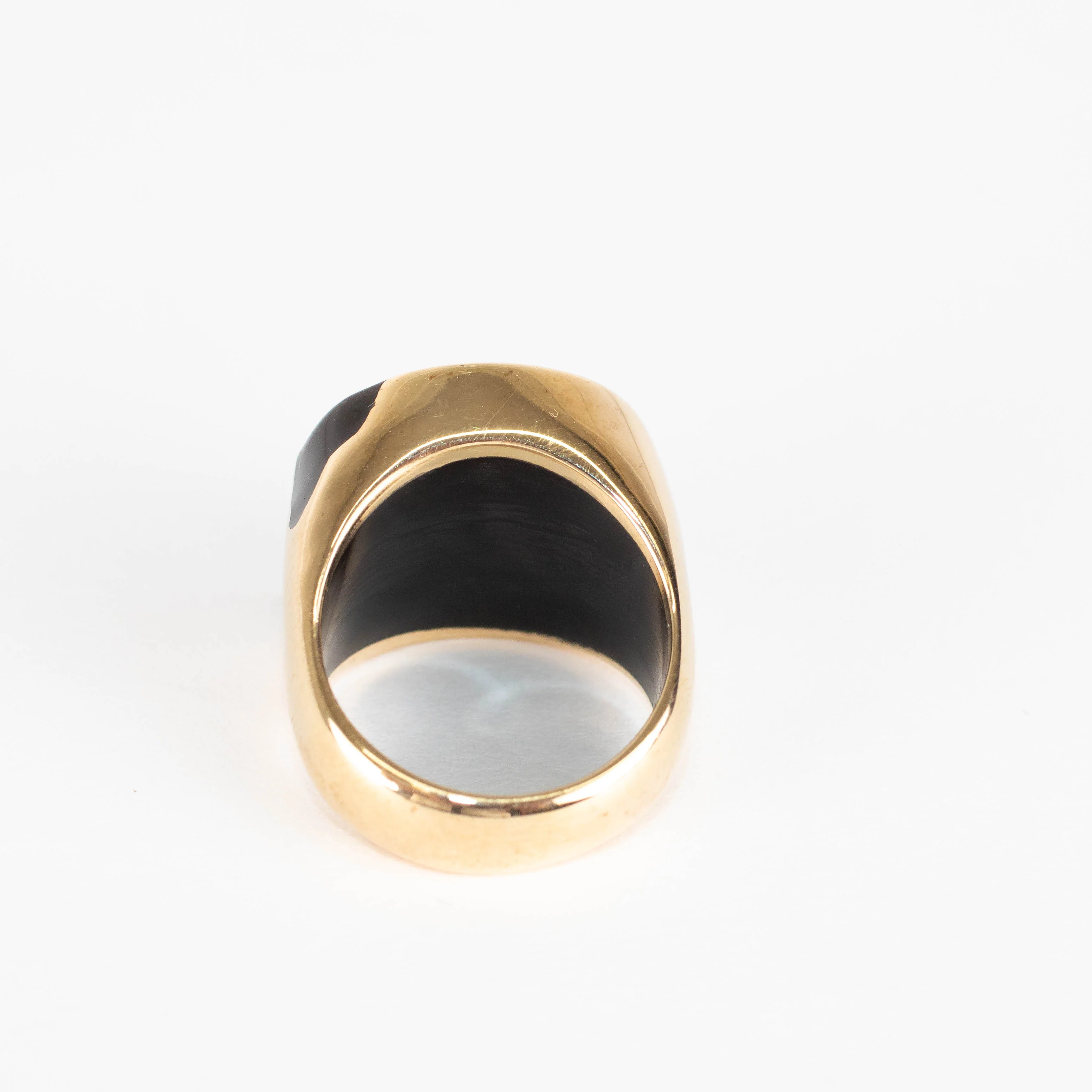 Ellie Mercer Big Round Resin Ring - Image 3