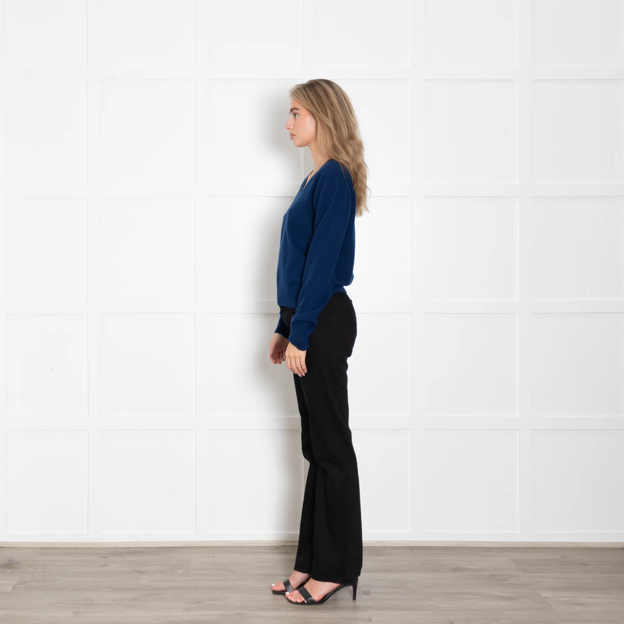 Elyse Walker Blue Cashmere V Neck Jumper - Image 4