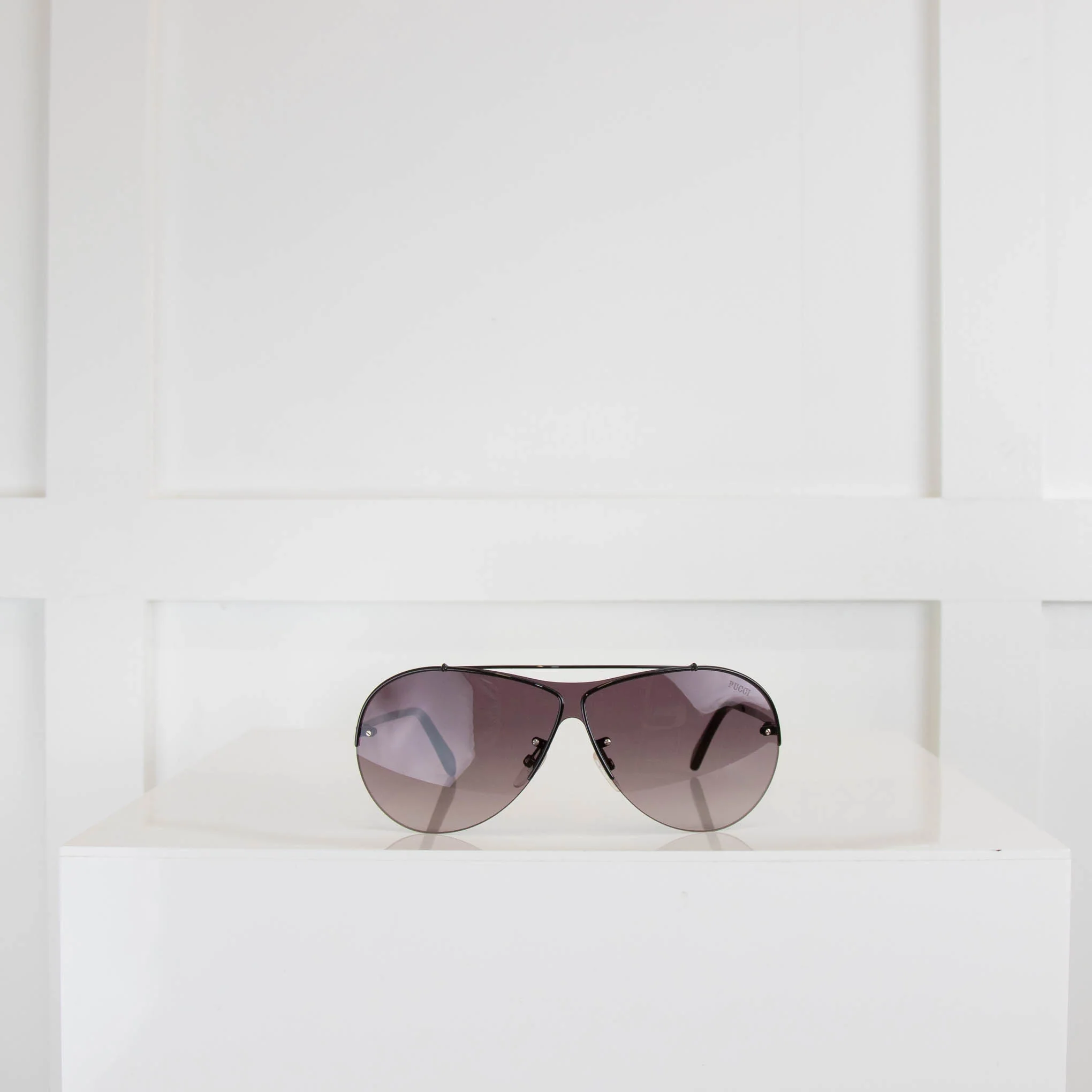 Emilio Pucci Black Sunglasses with Multicolour Arms - Image 2