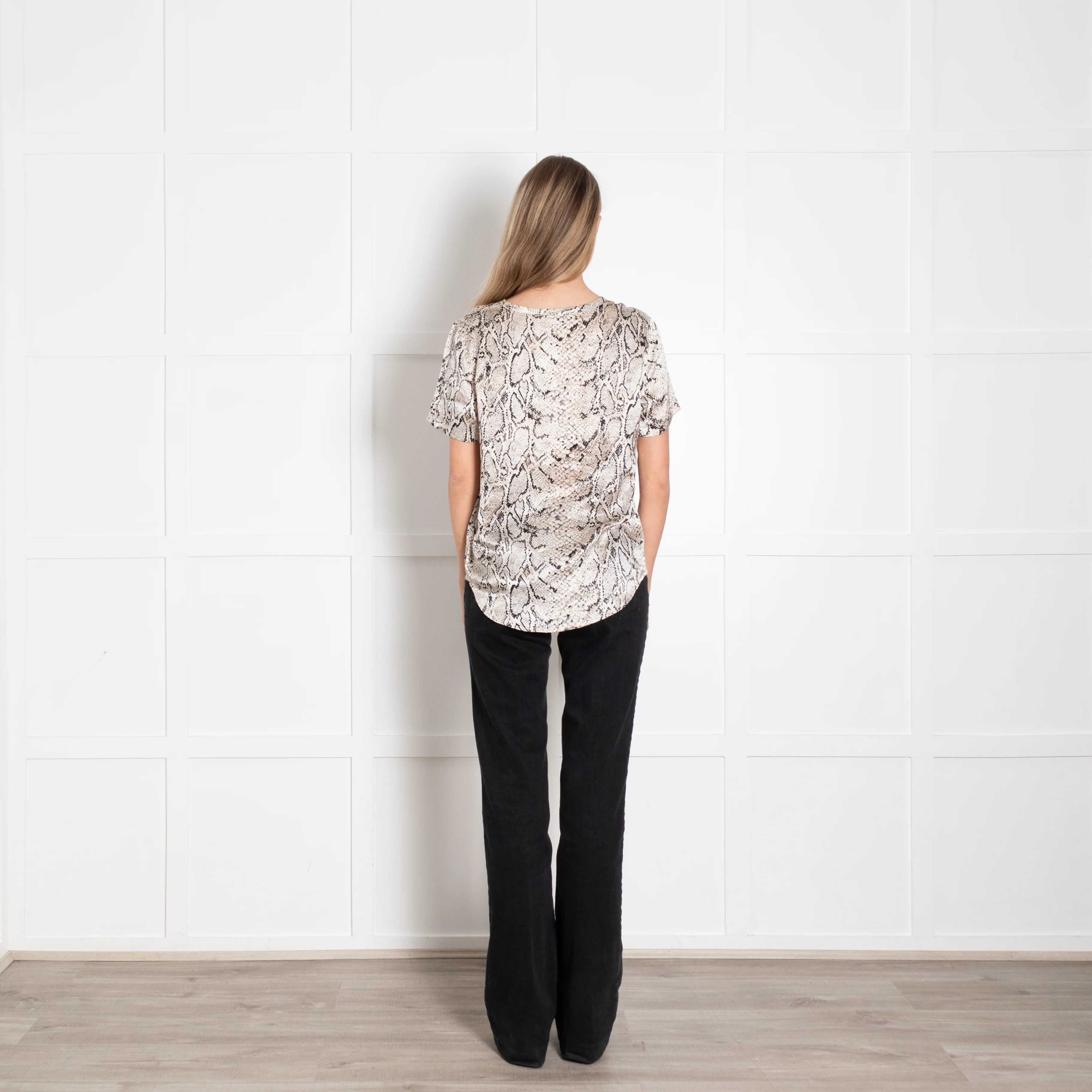 Equipment Cream Brown Silk Satin Snake Print Short Sleeve Top - Image 5