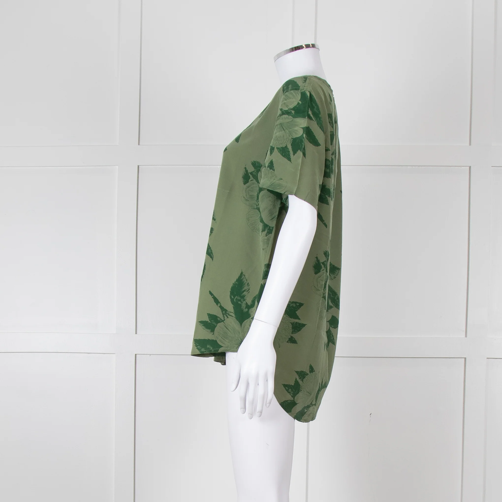 Equipment Green Floral 100% Silk Shortsleeve Stop - Image 3