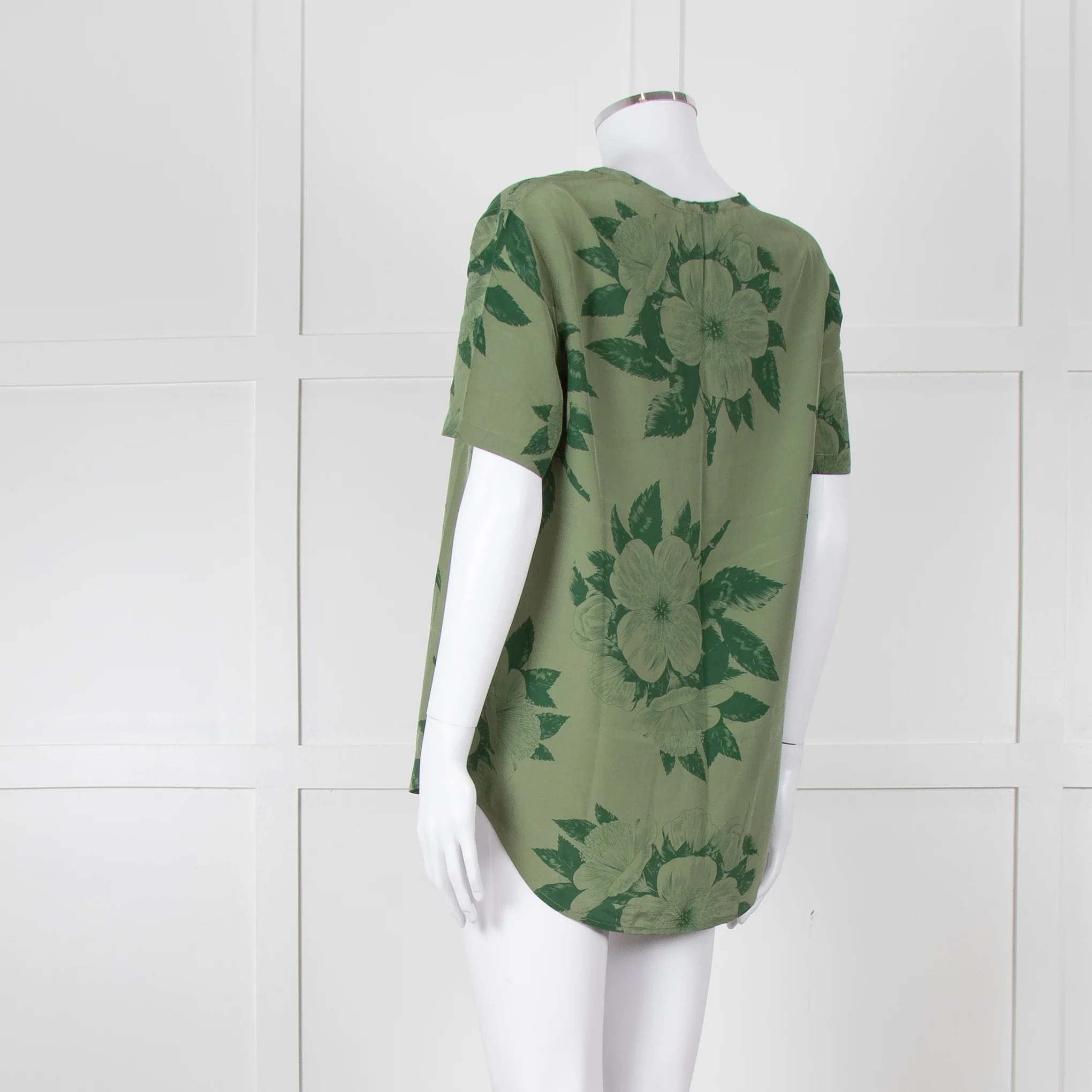 Equipment Green Floral 100% Silk Shortsleeve Stop - Image 4