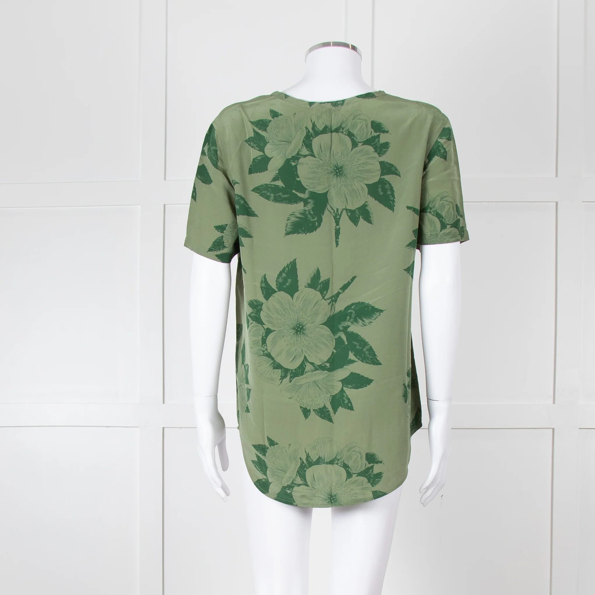 Equipment Green Floral 100% Silk Shortsleeve Stop - Image 5