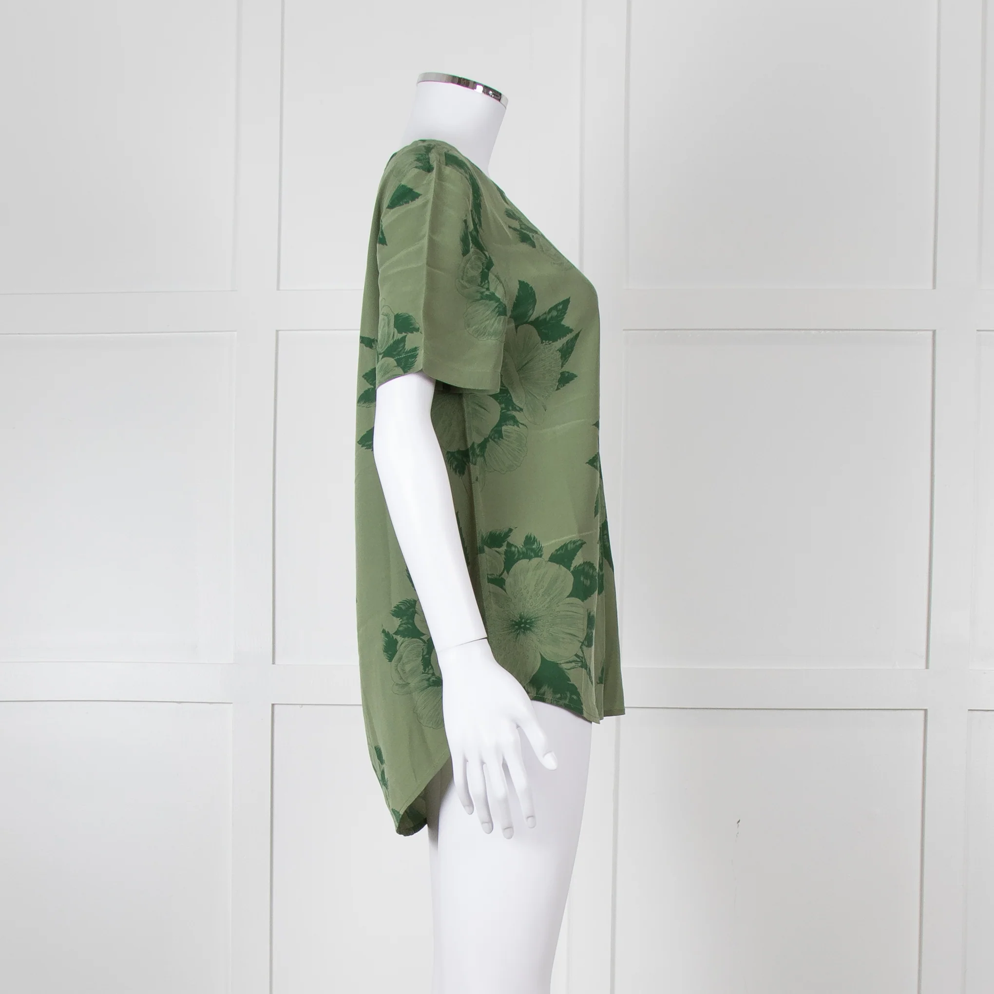 Equipment Green Floral 100% Silk Shortsleeve Stop - Image 7
