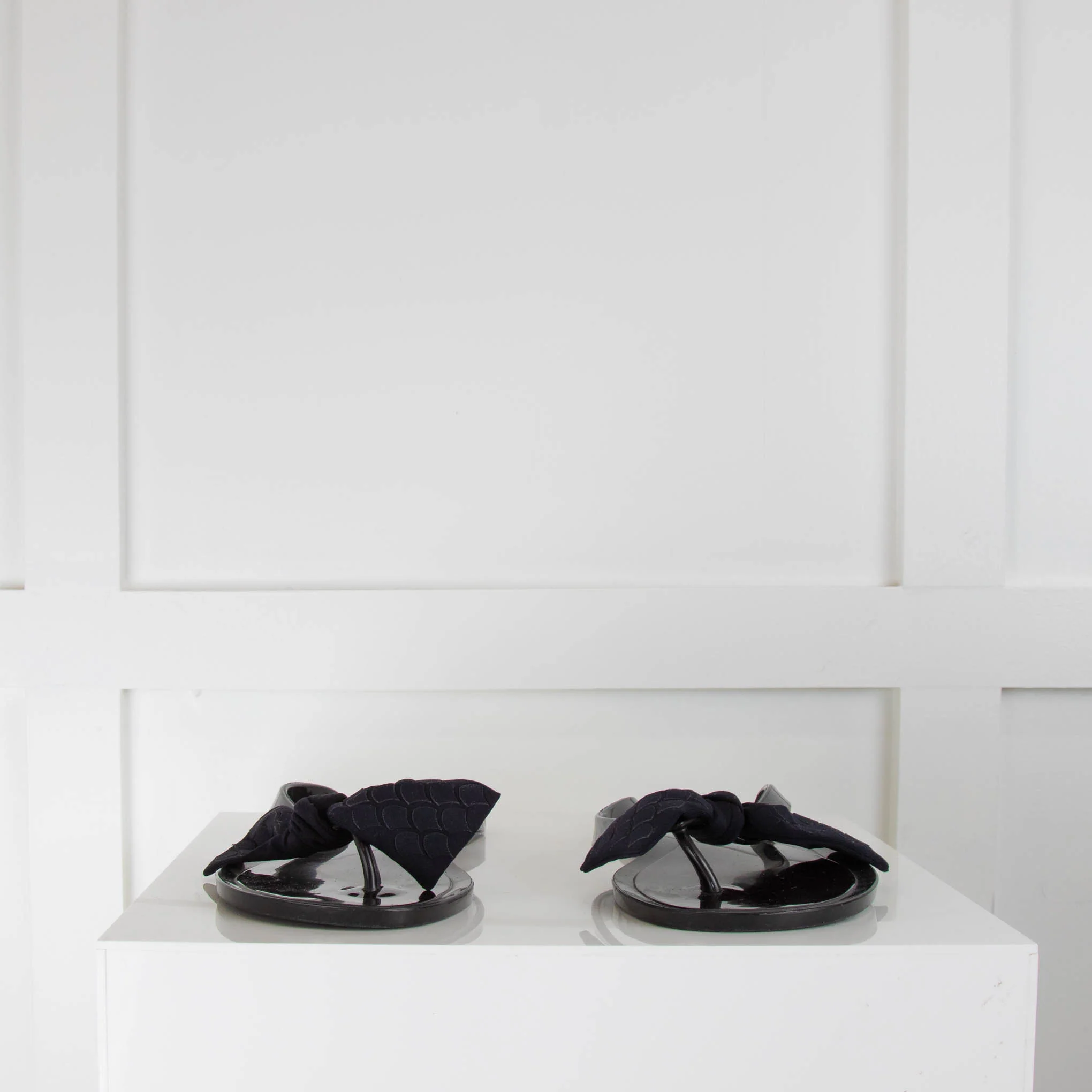 Eres Black & Coral Bow Plastic Flip Flops - Image 2