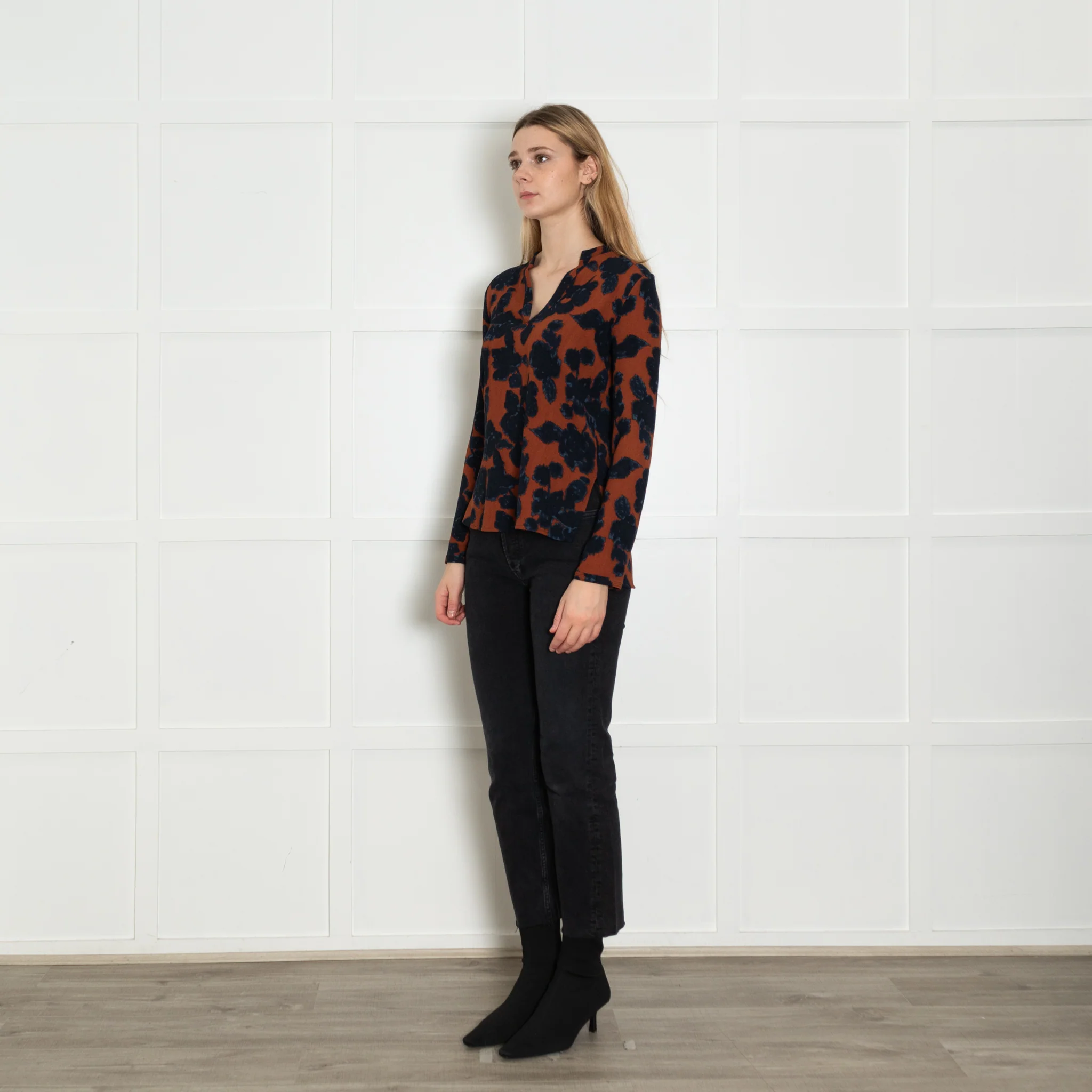 Essentiel Antwerp Burnt Orange Navy Flower Print Blouse - Image 3