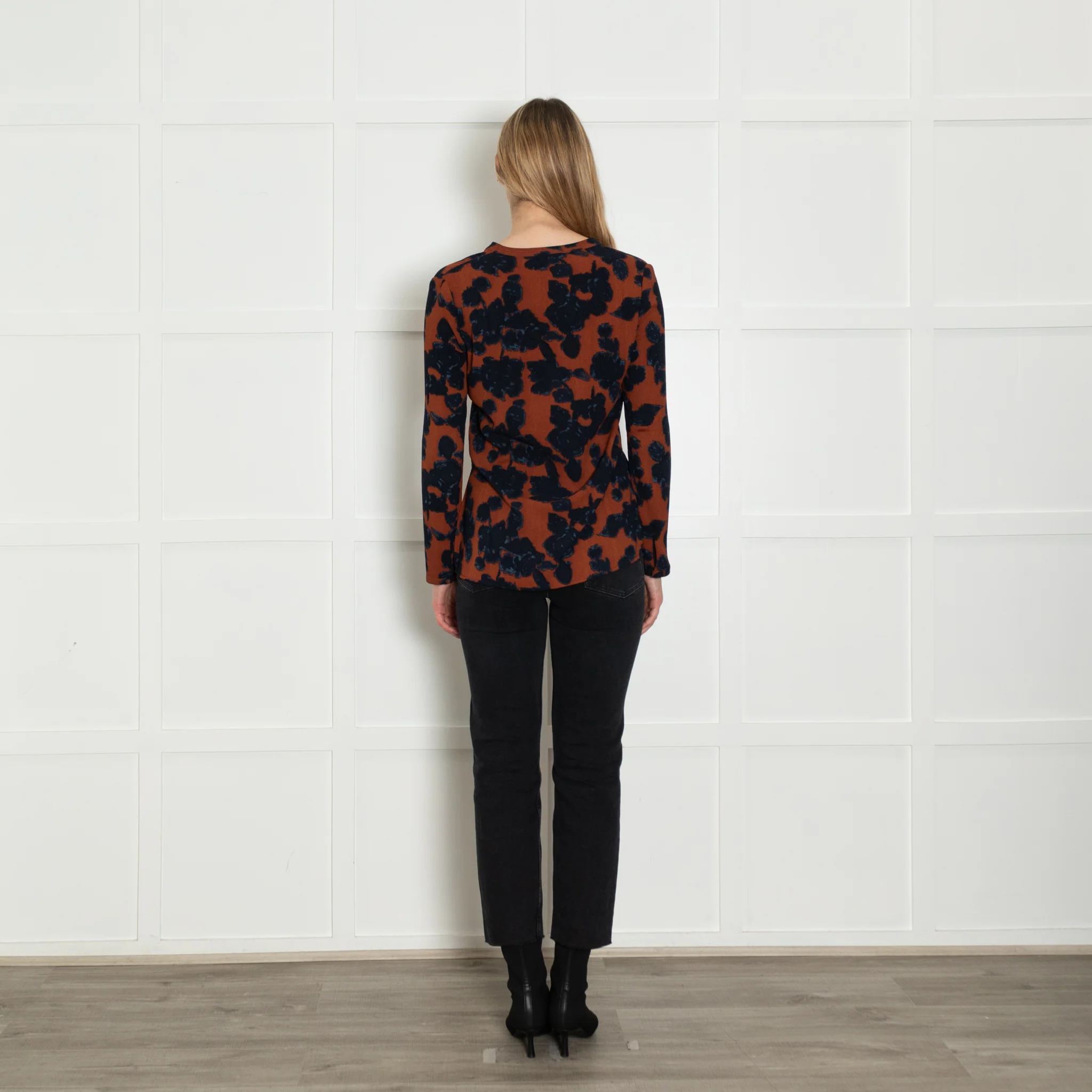 Essentiel Antwerp Burnt Orange Navy Flower Print Blouse - Image 5