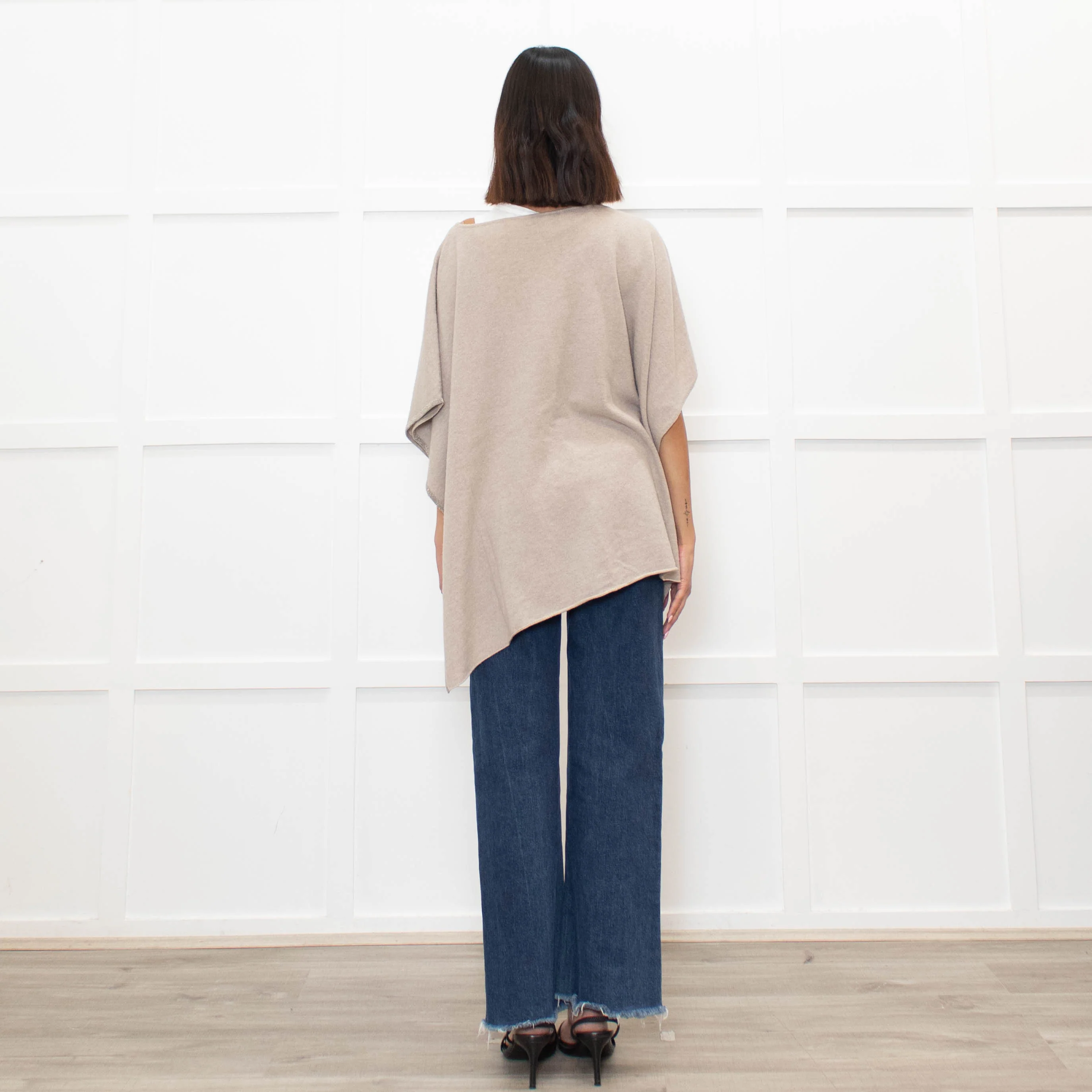 Fabiana Filippi Neutral Beige Silver Bead Trim Knitted Poncho - Image 5