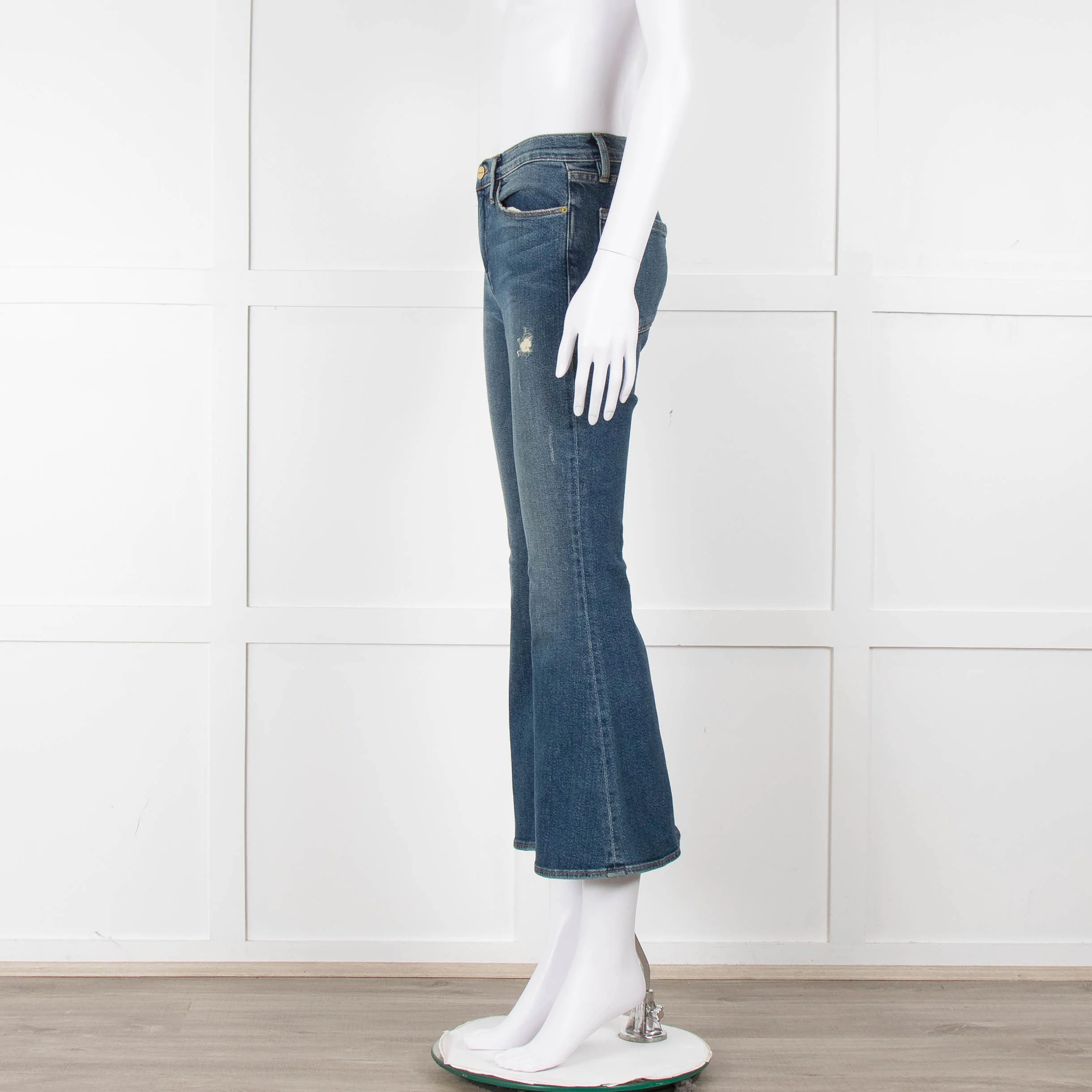 Frame Blue Denim Flared Cropped Jeans - Image 7