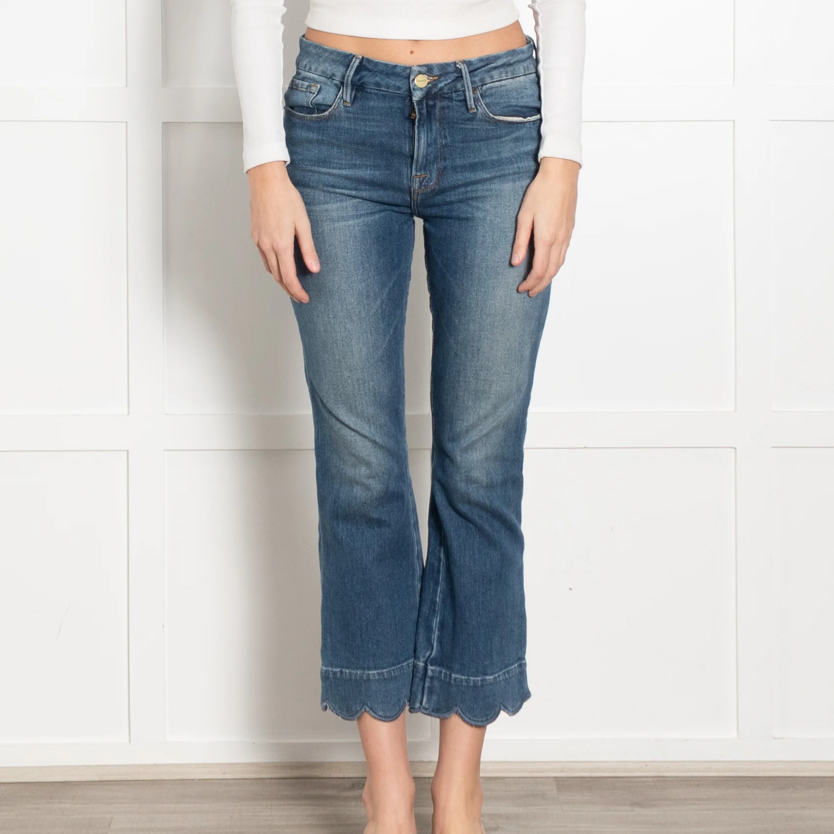 Frame Blue Denim Scallop Trim Cropped Jeans - Image 2