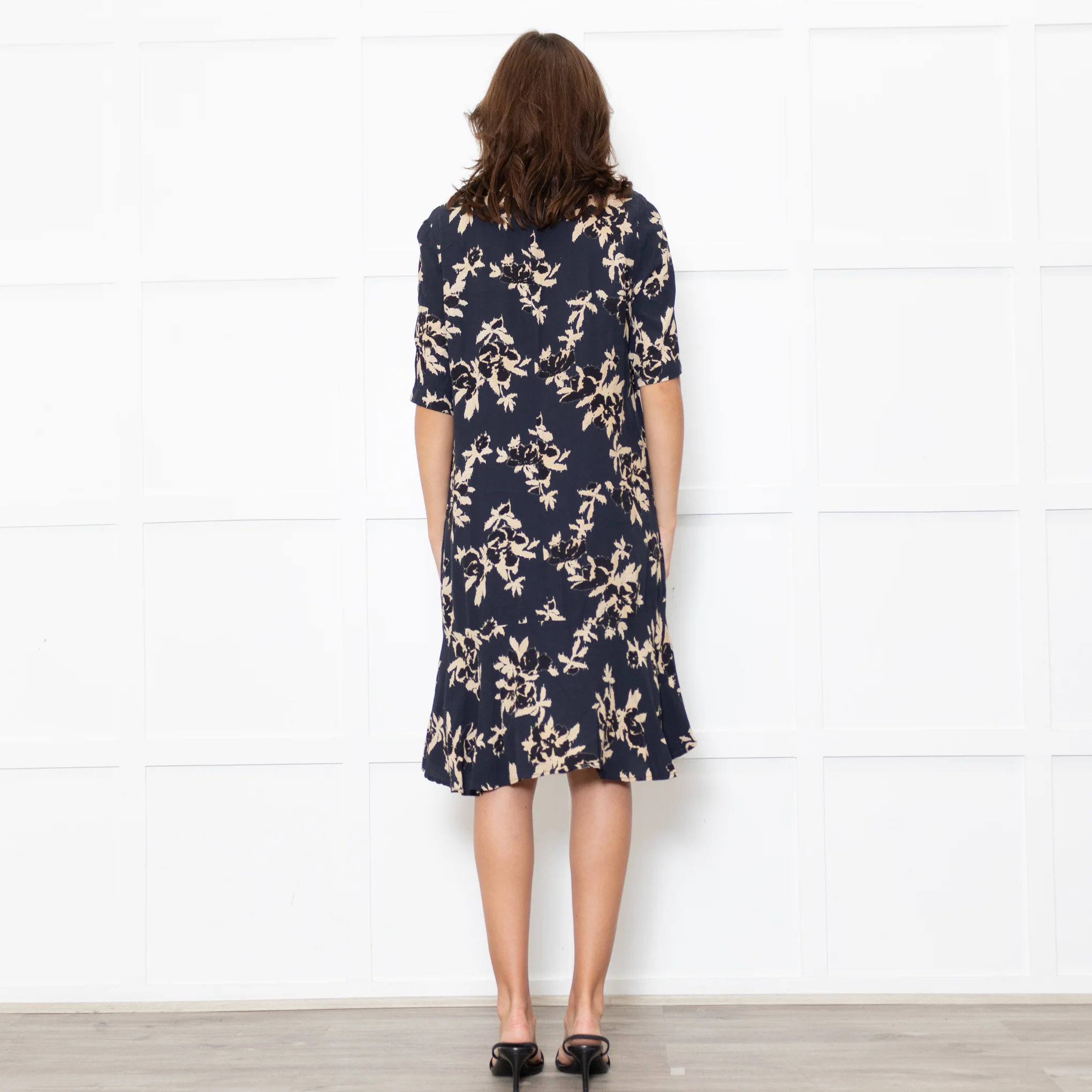Ganni Dark Navy Black Tan Flower Print Short Sleeve Dress - Image 5