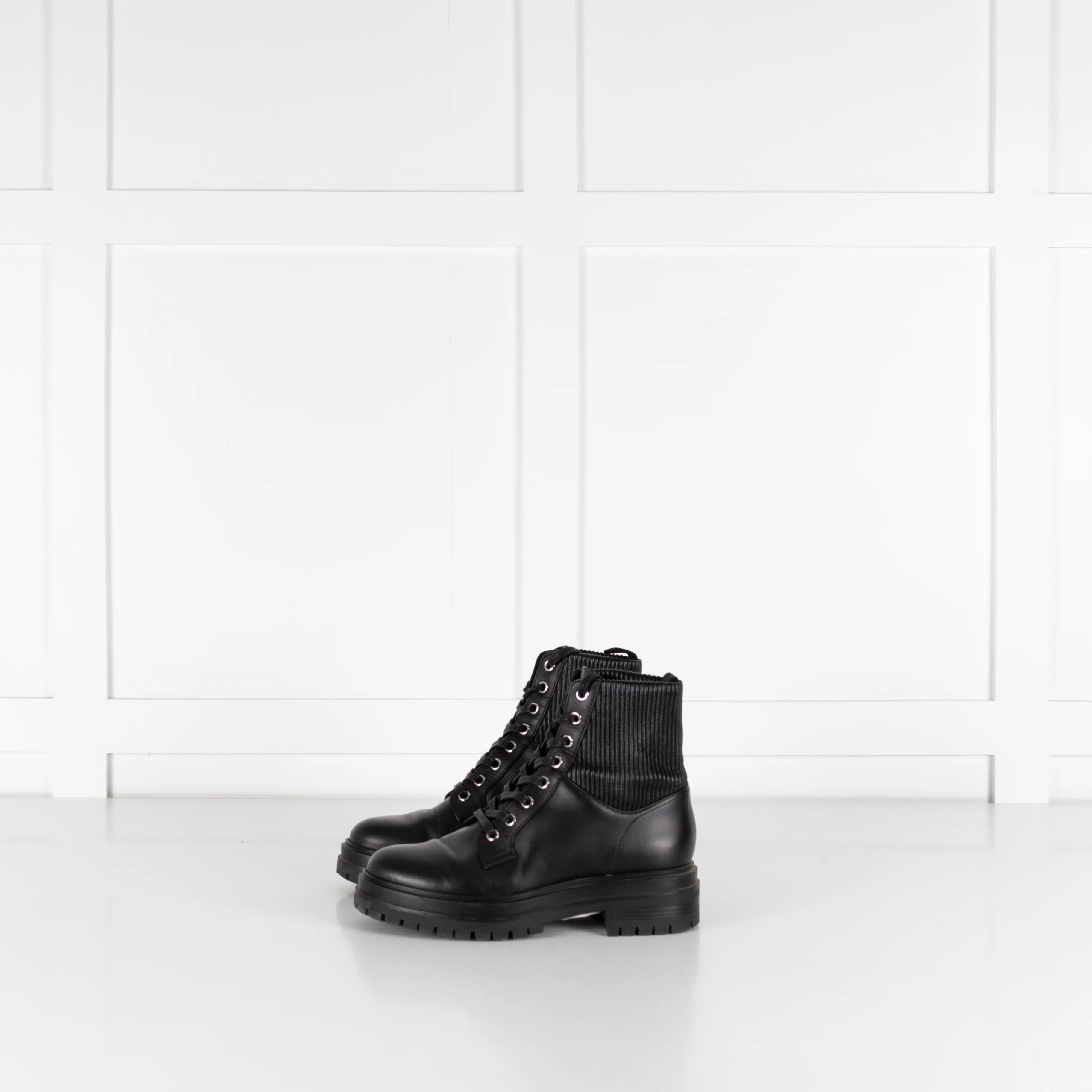 Gianvito Rossi Black Leather Lace Up Ankle Boots - Image 4