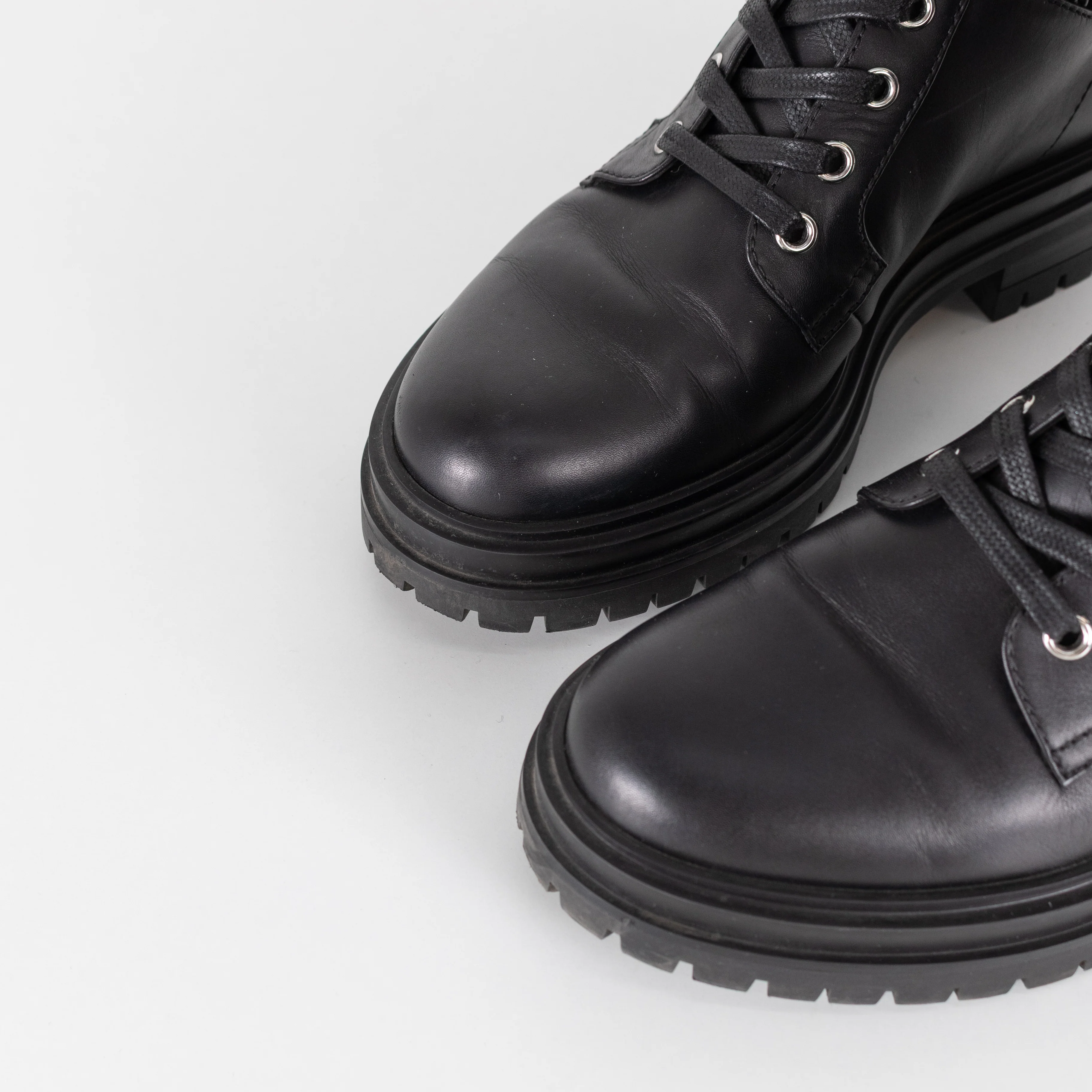 Gianvito Rossi Black Leather Lace Up Ankle Boots - Image 9