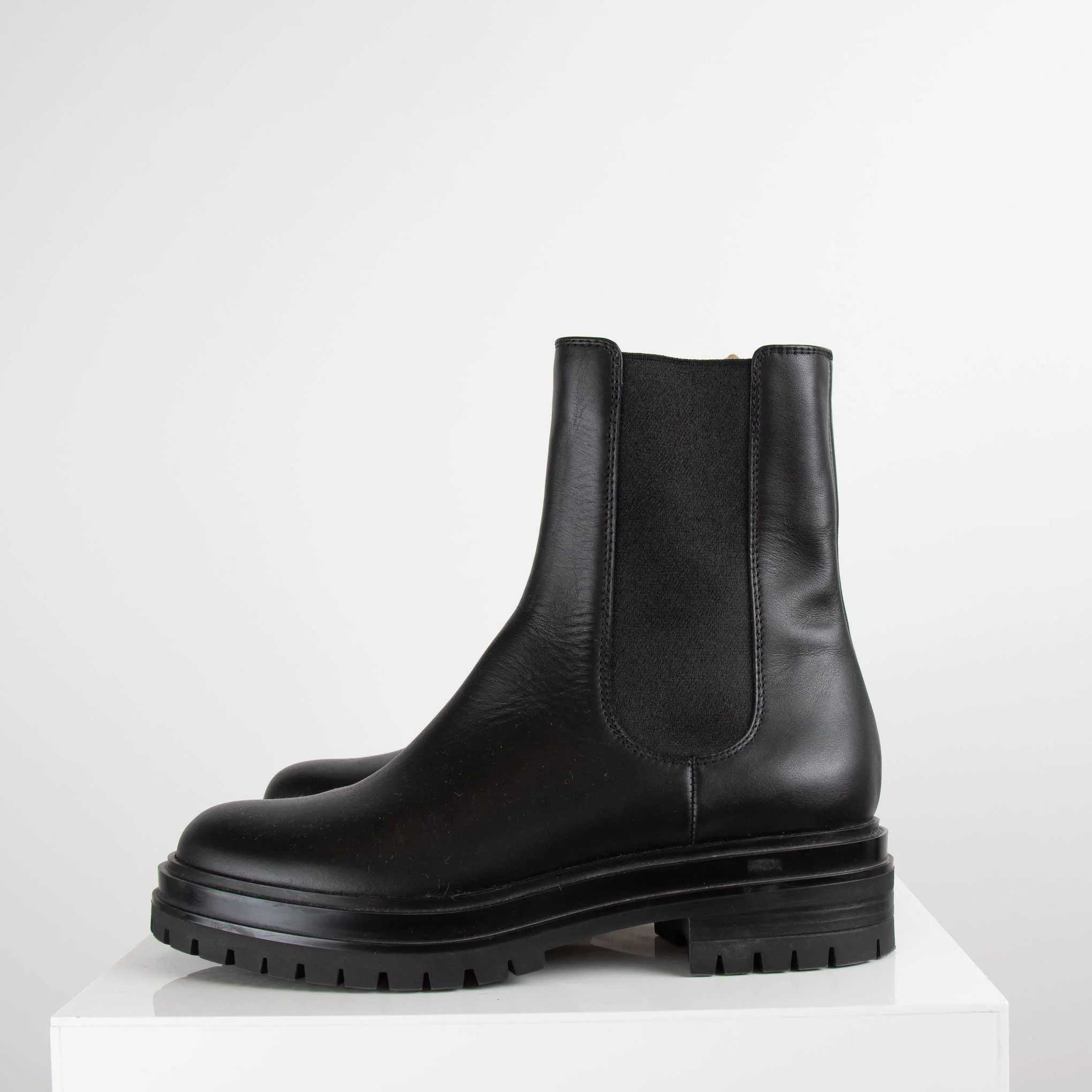 Gianvito Rossi Chunky Black Chelsea Boots - Image 3