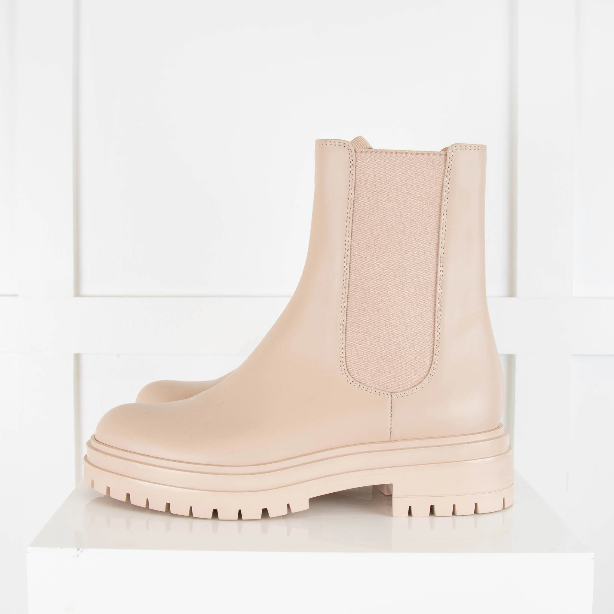Gianvito Rossi Cream Leather Flat Ankle Boots - Image 3