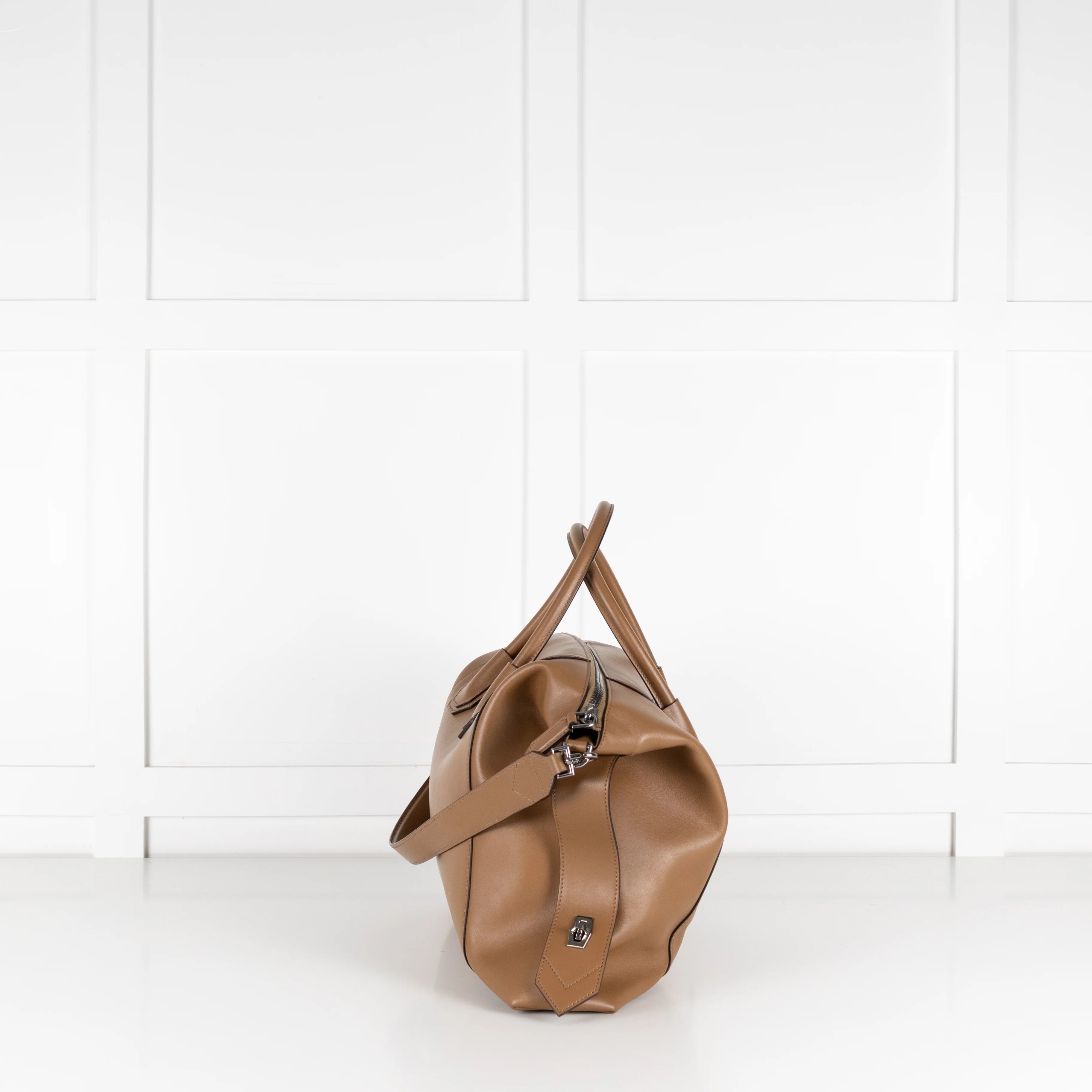 Givenchy Antigona Brown Medium Handbag - Image 5