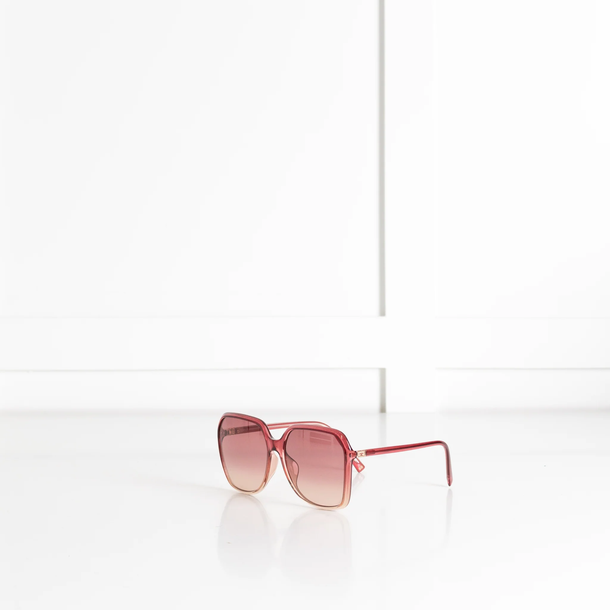 Givenchy Red Frame Oversized Sunglasses - Image 3