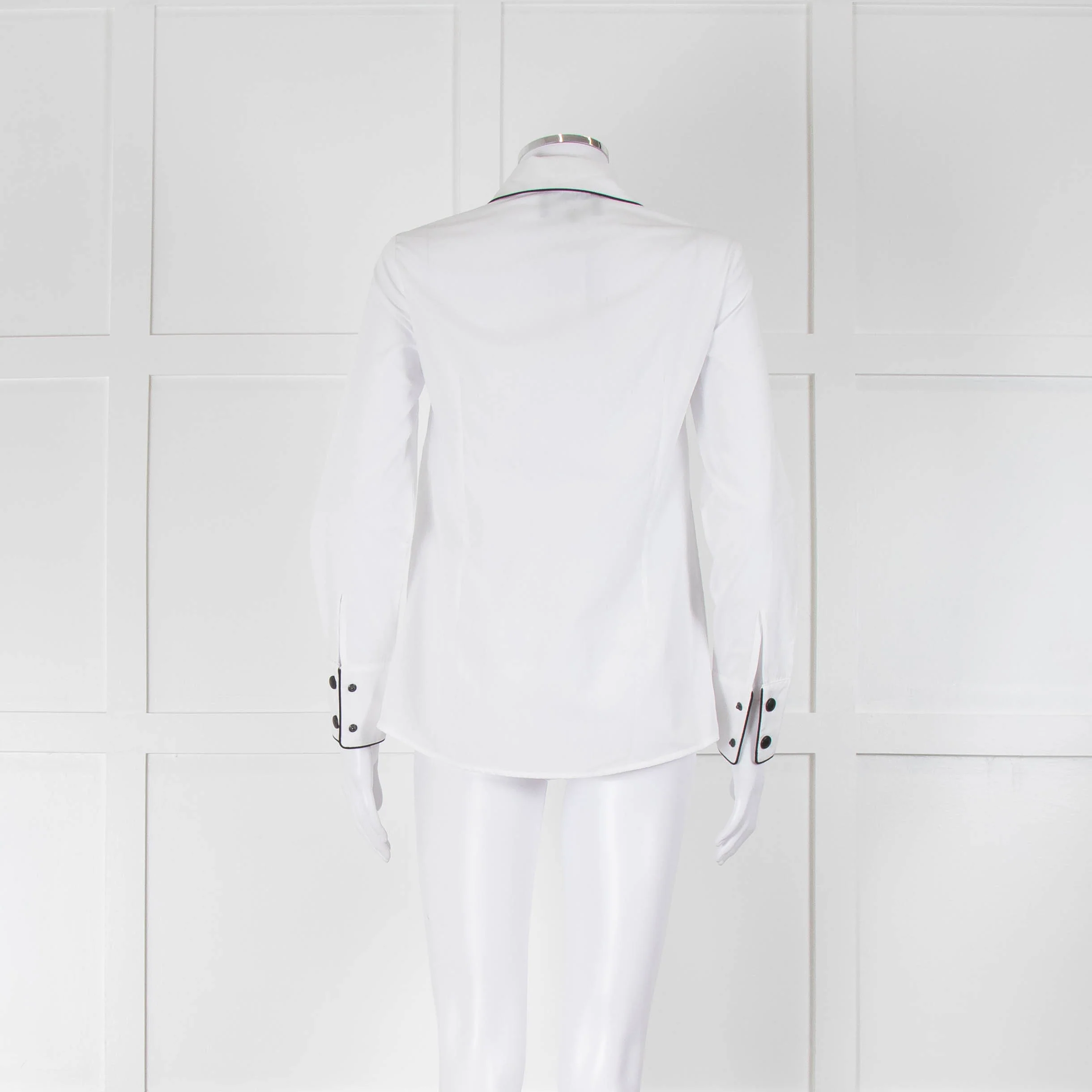 Glamoda Style X Sophie Hermann White Shirt With Black Buttons - Image 4