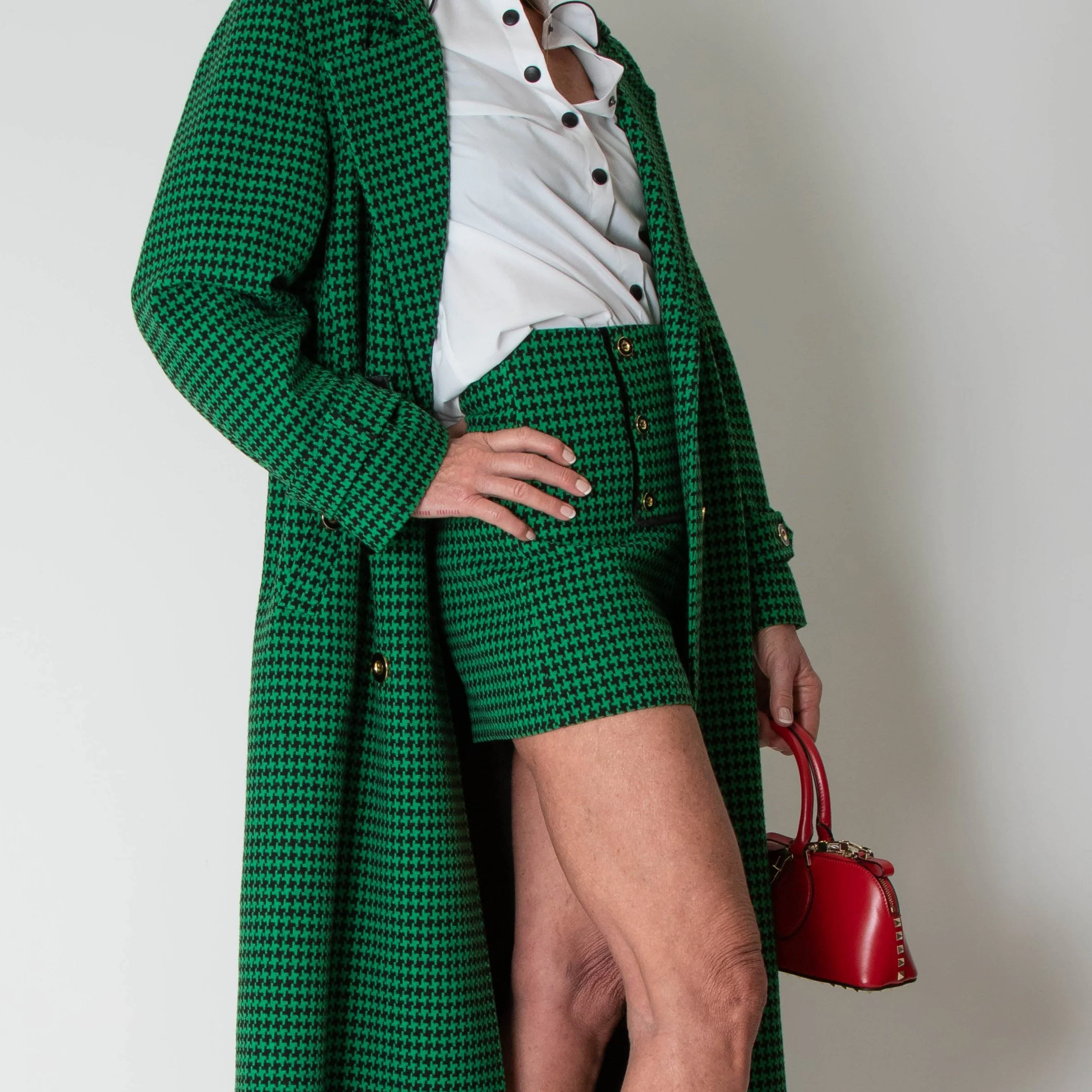 Glamoda Style X Sophie Hermann White Shirt With Black Buttons - Image 7