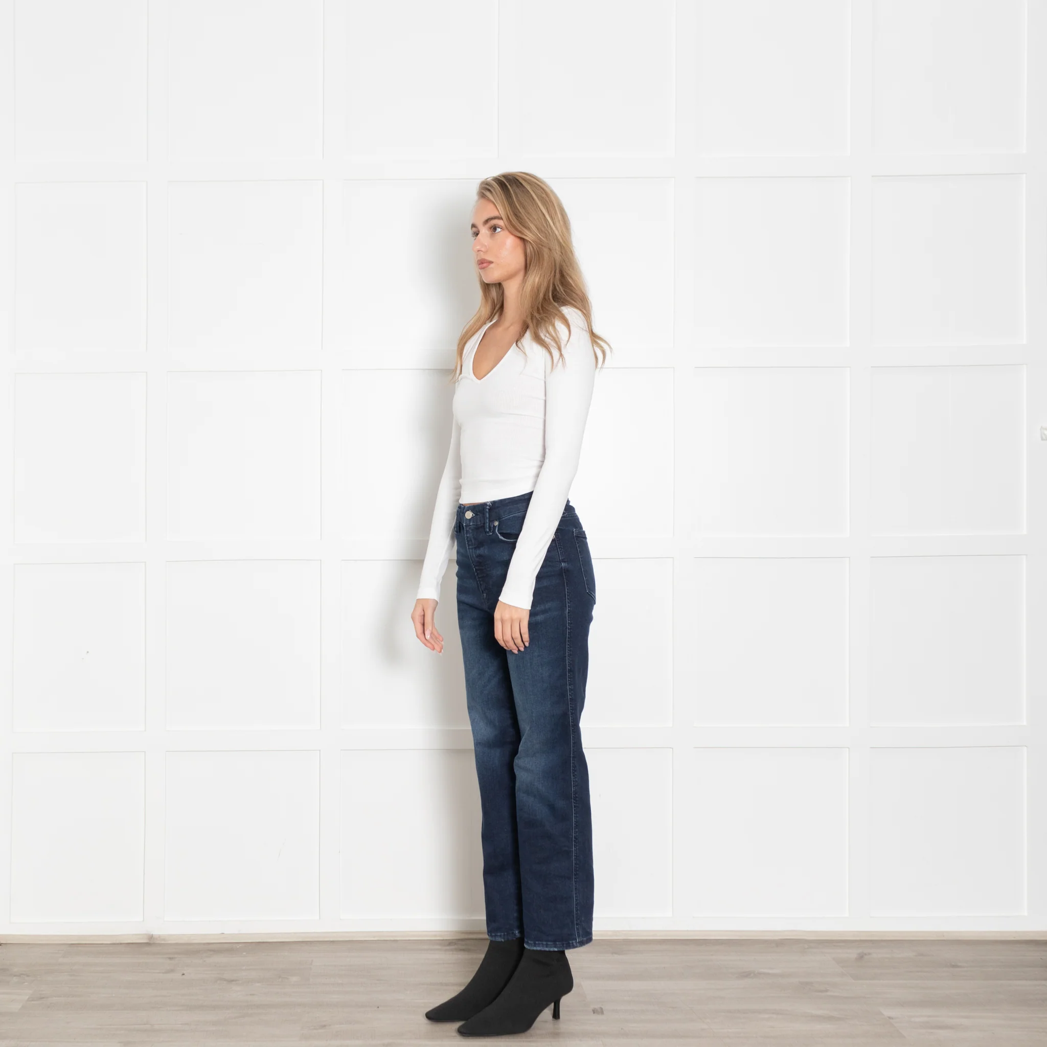 Good American Dark Wash Good Curve Straight Stretch Jeans - Image 3