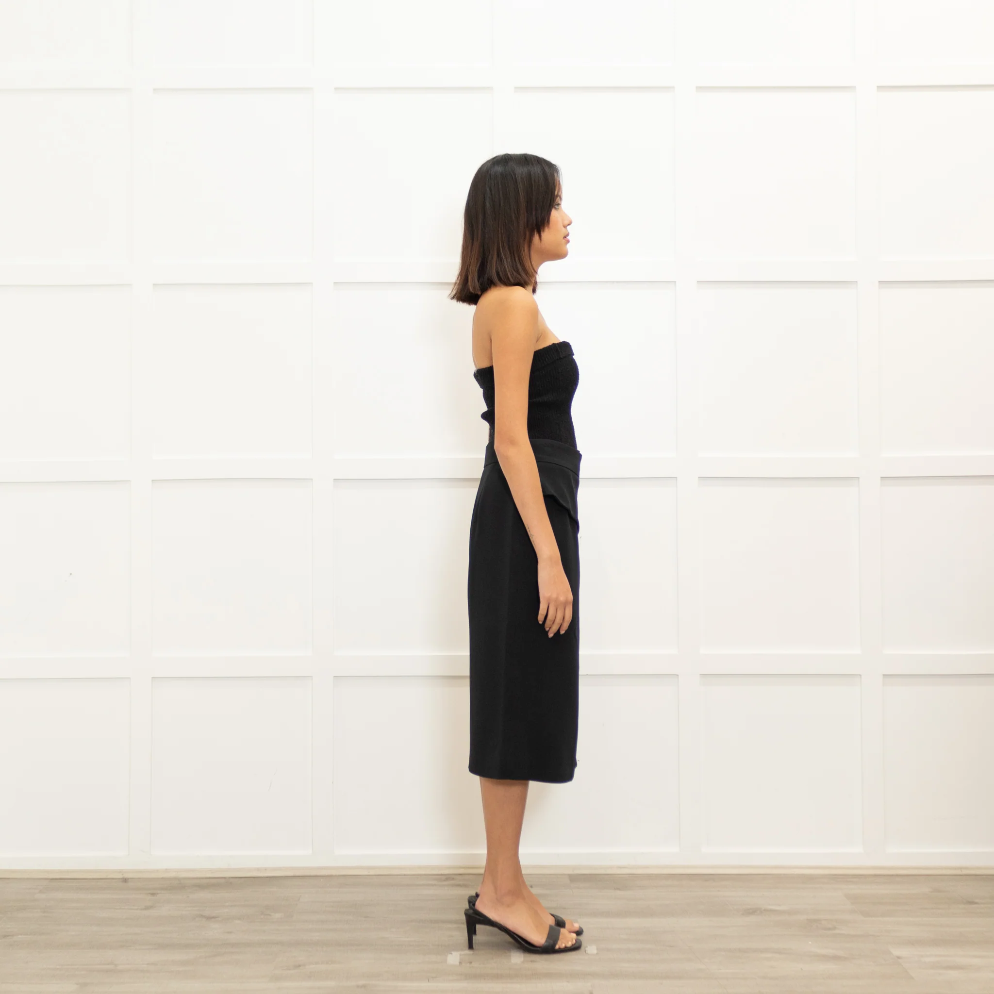 Gucci Black Pencil Skirt with Frill Front - Image 4