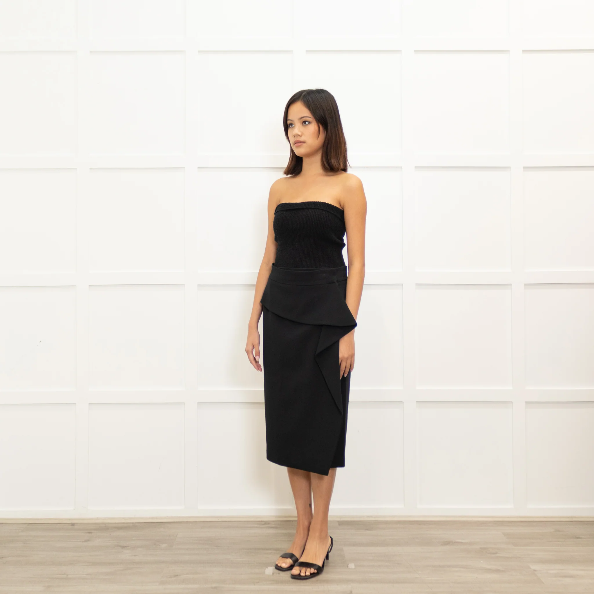 Gucci Black Pencil Skirt with Frill Front - Image 7