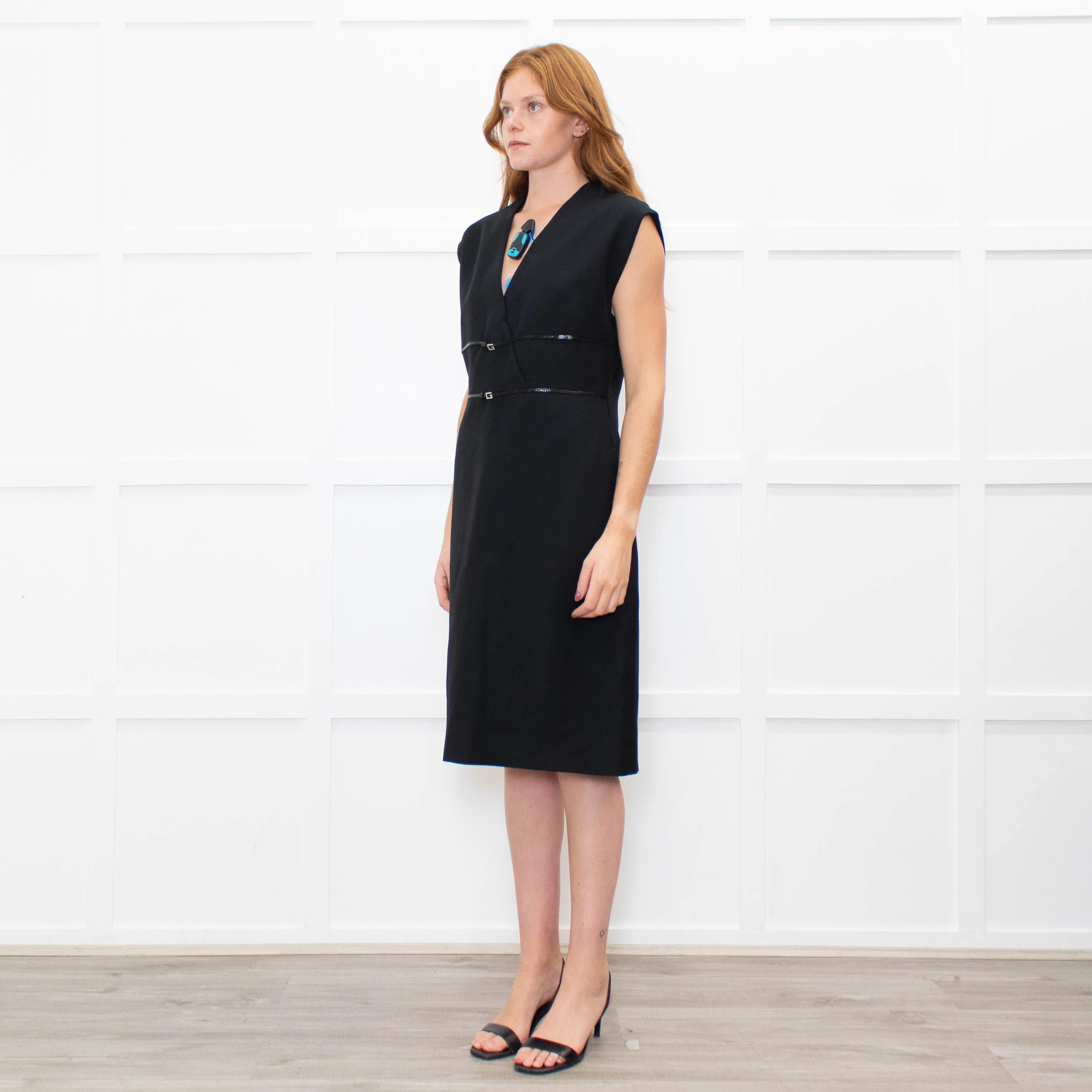 Gucci Black Sleeveless Patent Leather G Trim Dress - Image 3